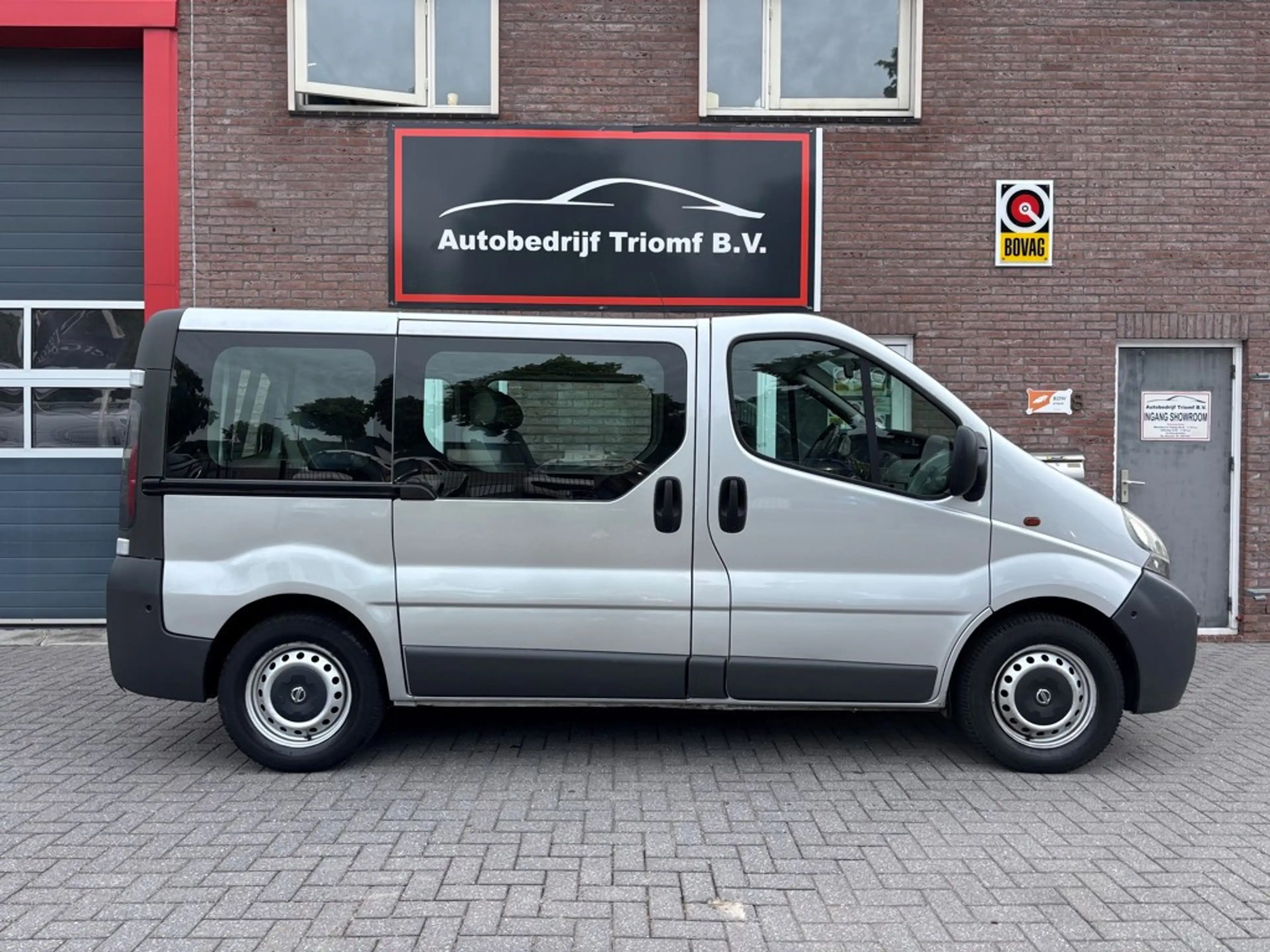 Nissan Primastar Minibus 9 PERSOONS — photo 2