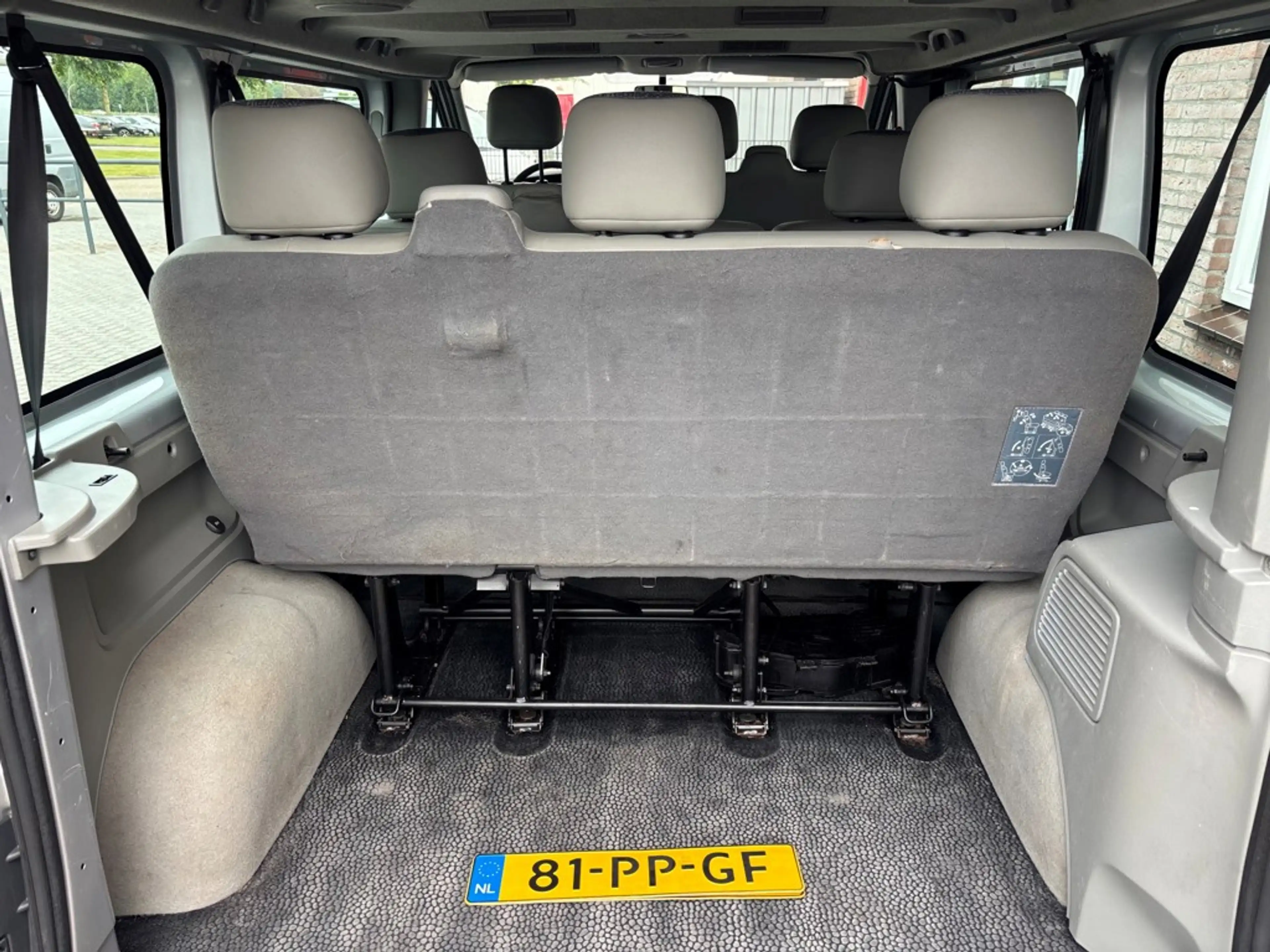 Nissan Primastar Minibus 9 PERSOONS — photo 6