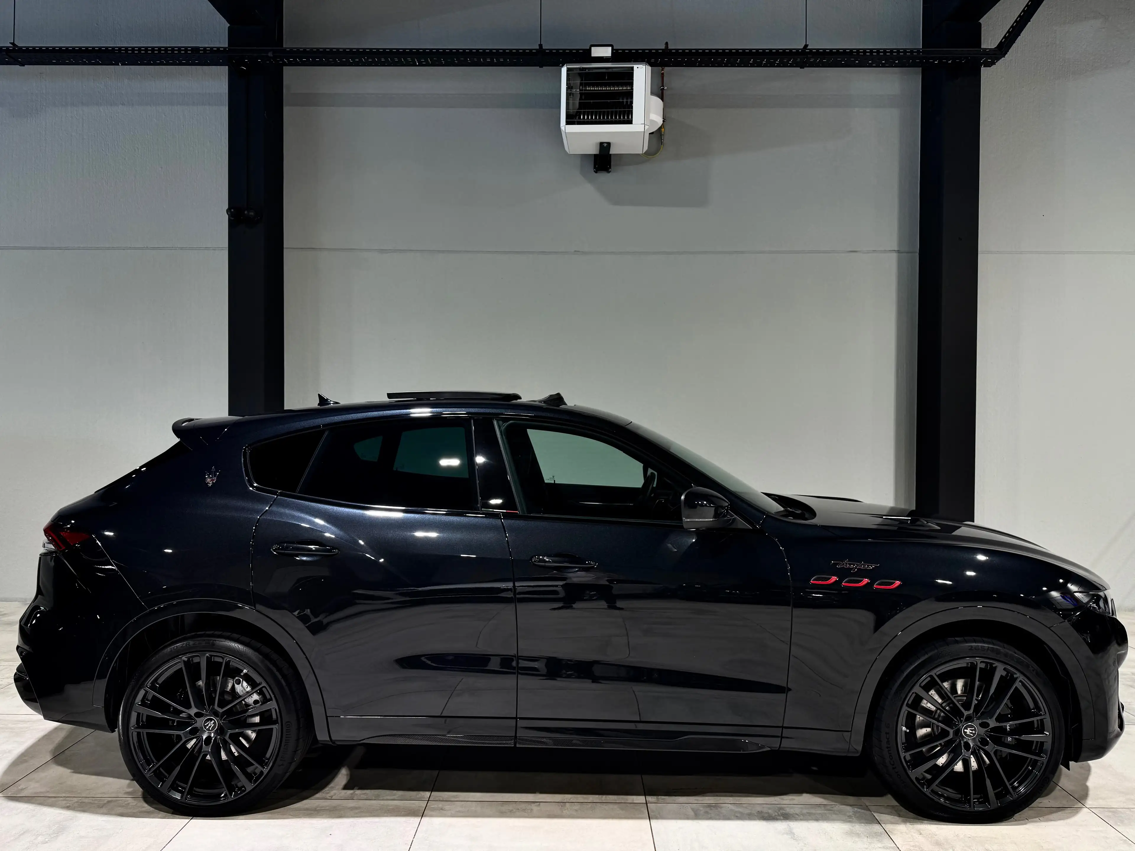 Maserati Levante 3.8 V8 BiTurbo 581CV TROFEO BAUTO PANO CARPLAY SPORT SOUND + — photo 7