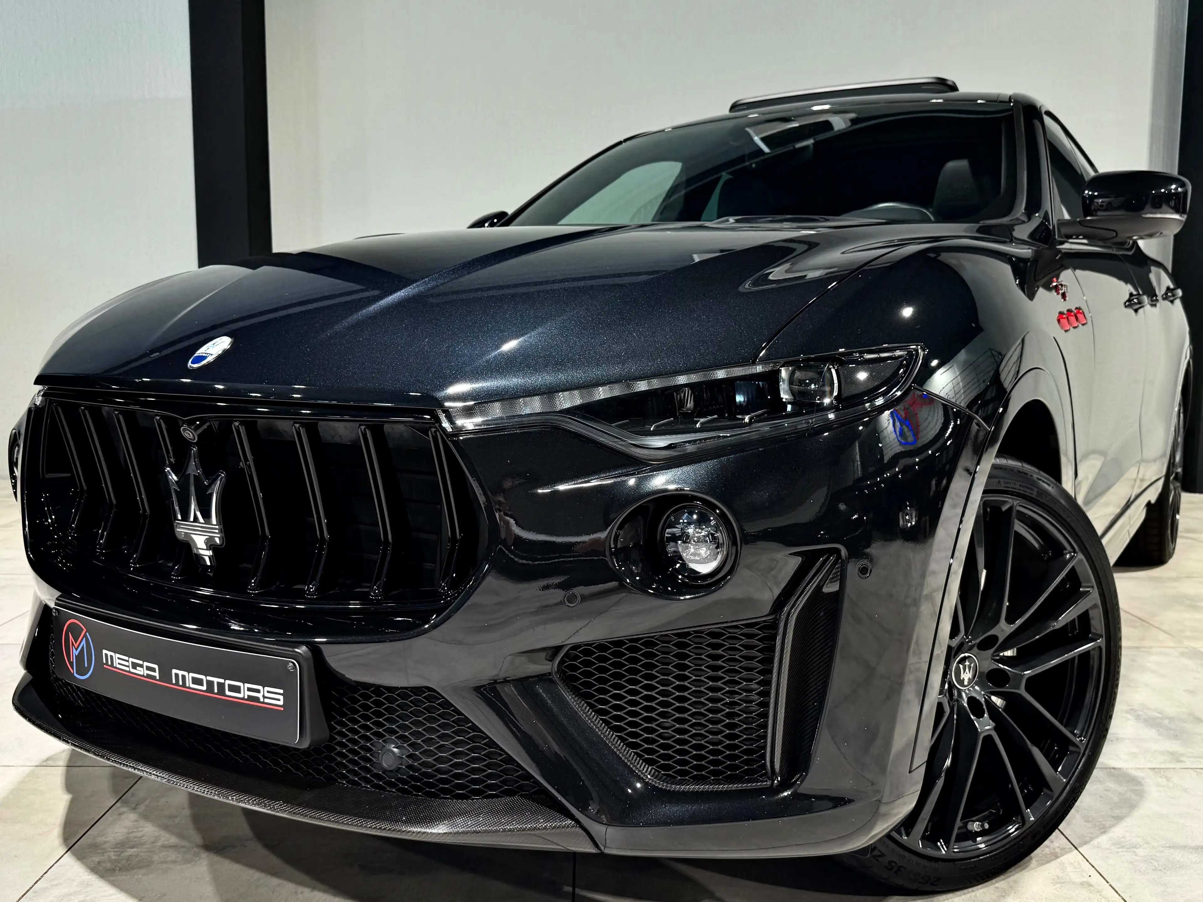 Maserati Levante 3.8 V8 BiTurbo 581CV TROFEO BAUTO PANO CARPLAY SPORT SOUND + — photo 3
