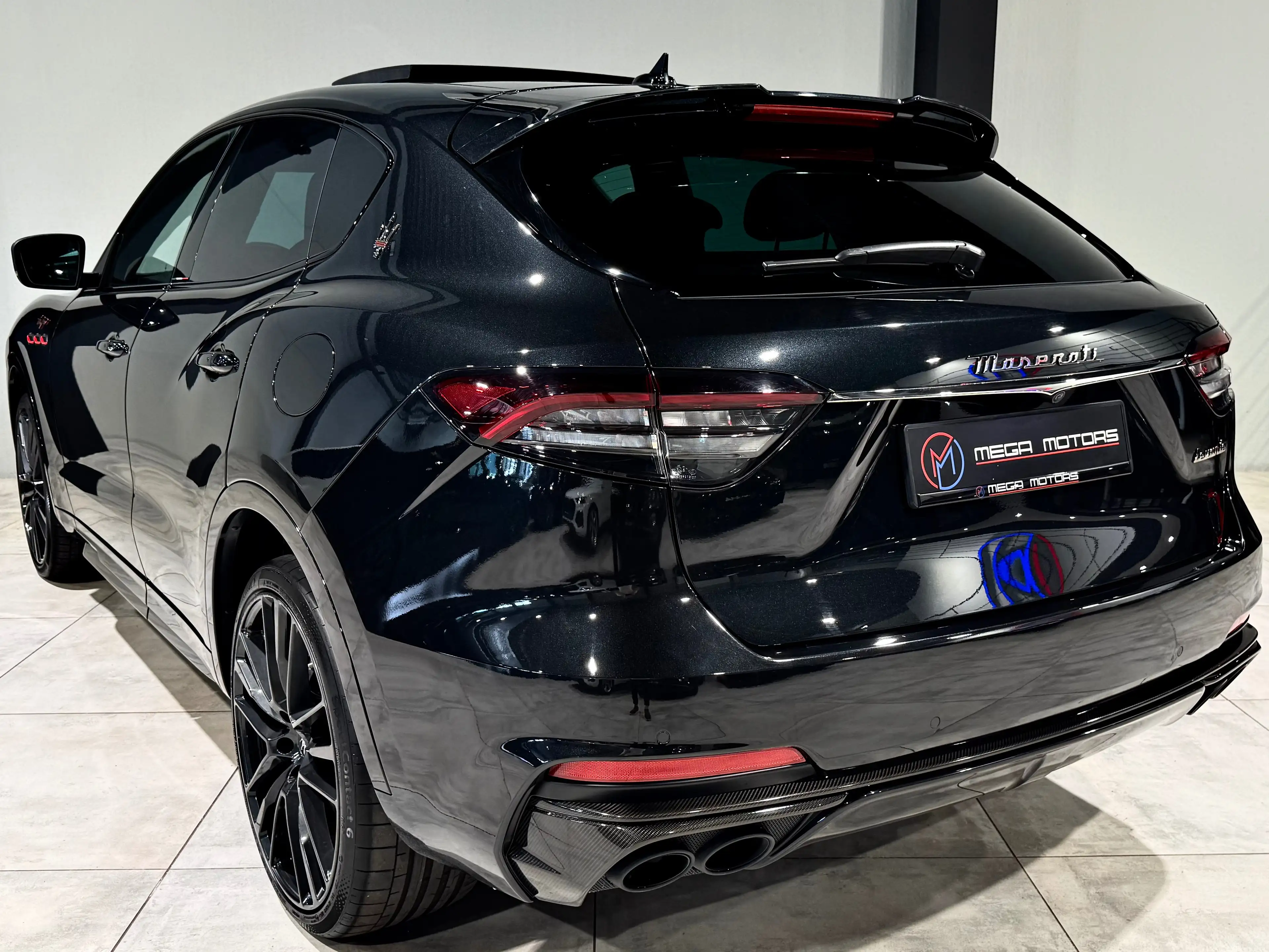 Maserati Levante 3.8 V8 BiTurbo 581CV TROFEO BAUTO PANO CARPLAY SPORT SOUND + — photo 2