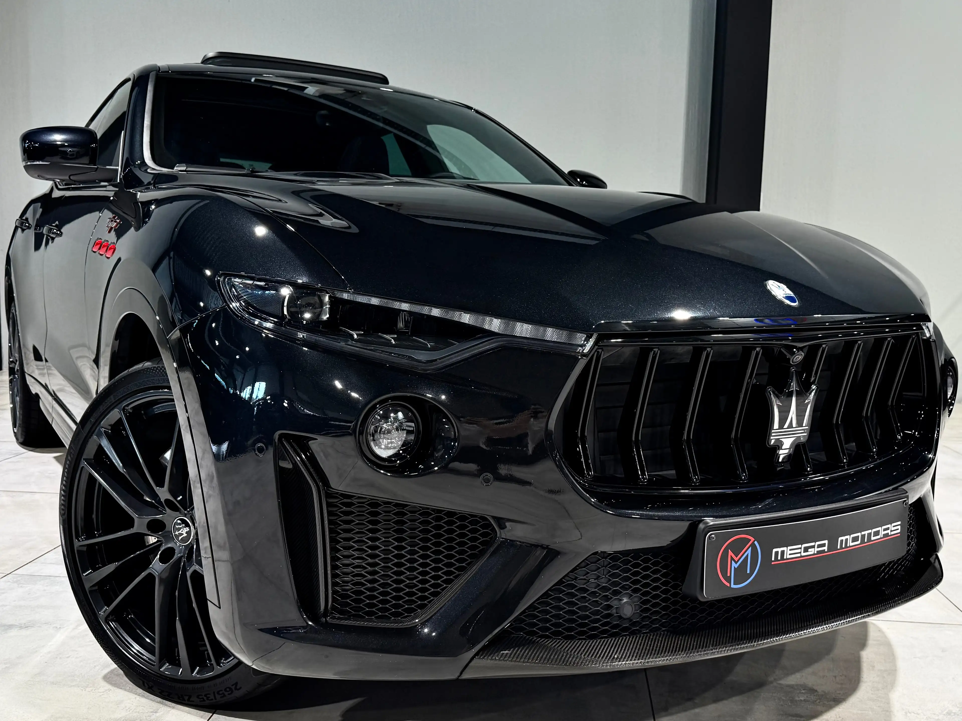 Maserati Levante 3.8 V8 BiTurbo 581CV TROFEO BAUTO PANO CARPLAY SPORT SOUND +
