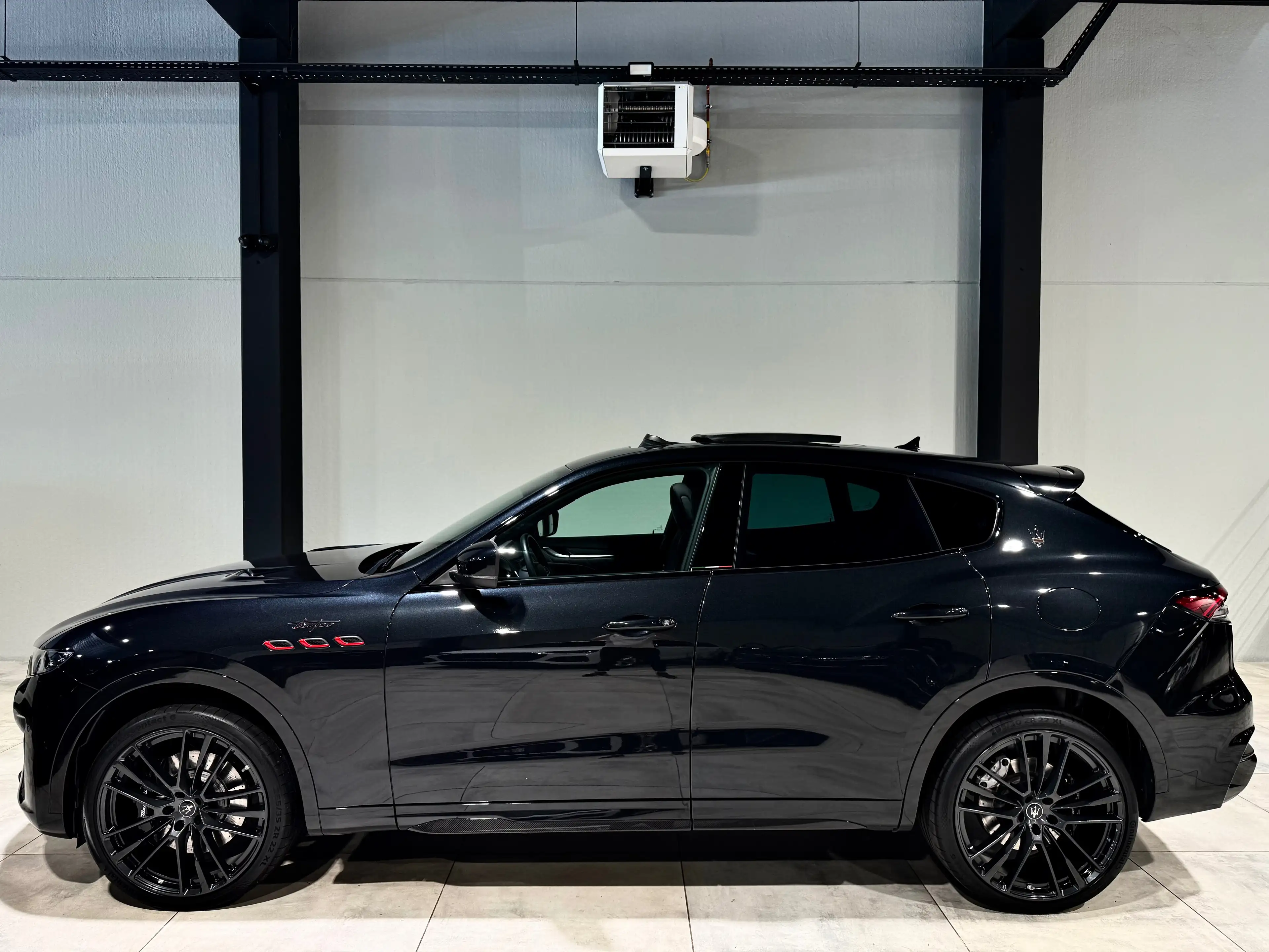 Maserati Levante 3.8 V8 BiTurbo 581CV TROFEO BAUTO PANO CARPLAY SPORT SOUND + — photo 5
