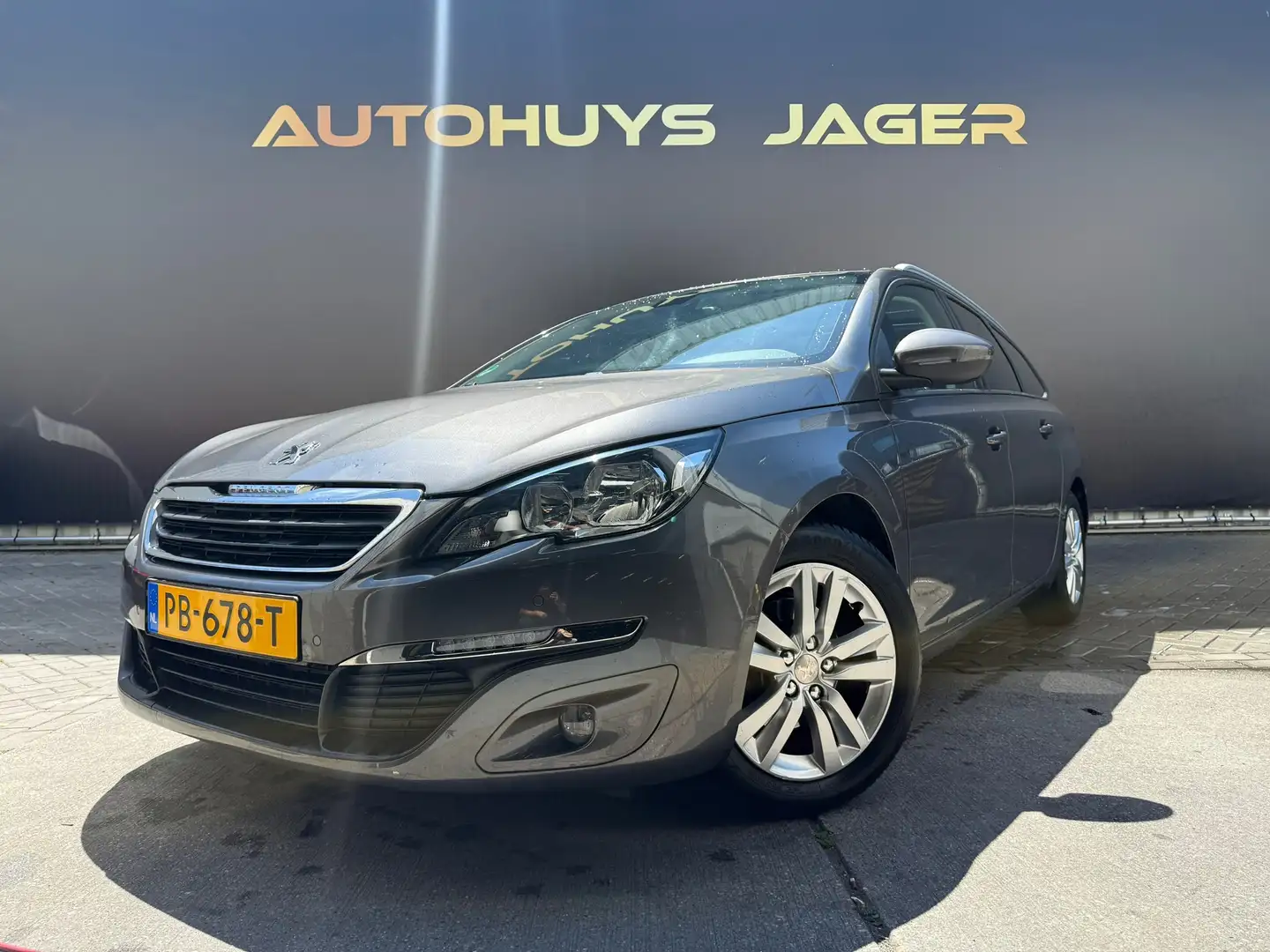 Peugeot 308 SW 1.2 PureTech Blue Lease Executive Grijs - 1