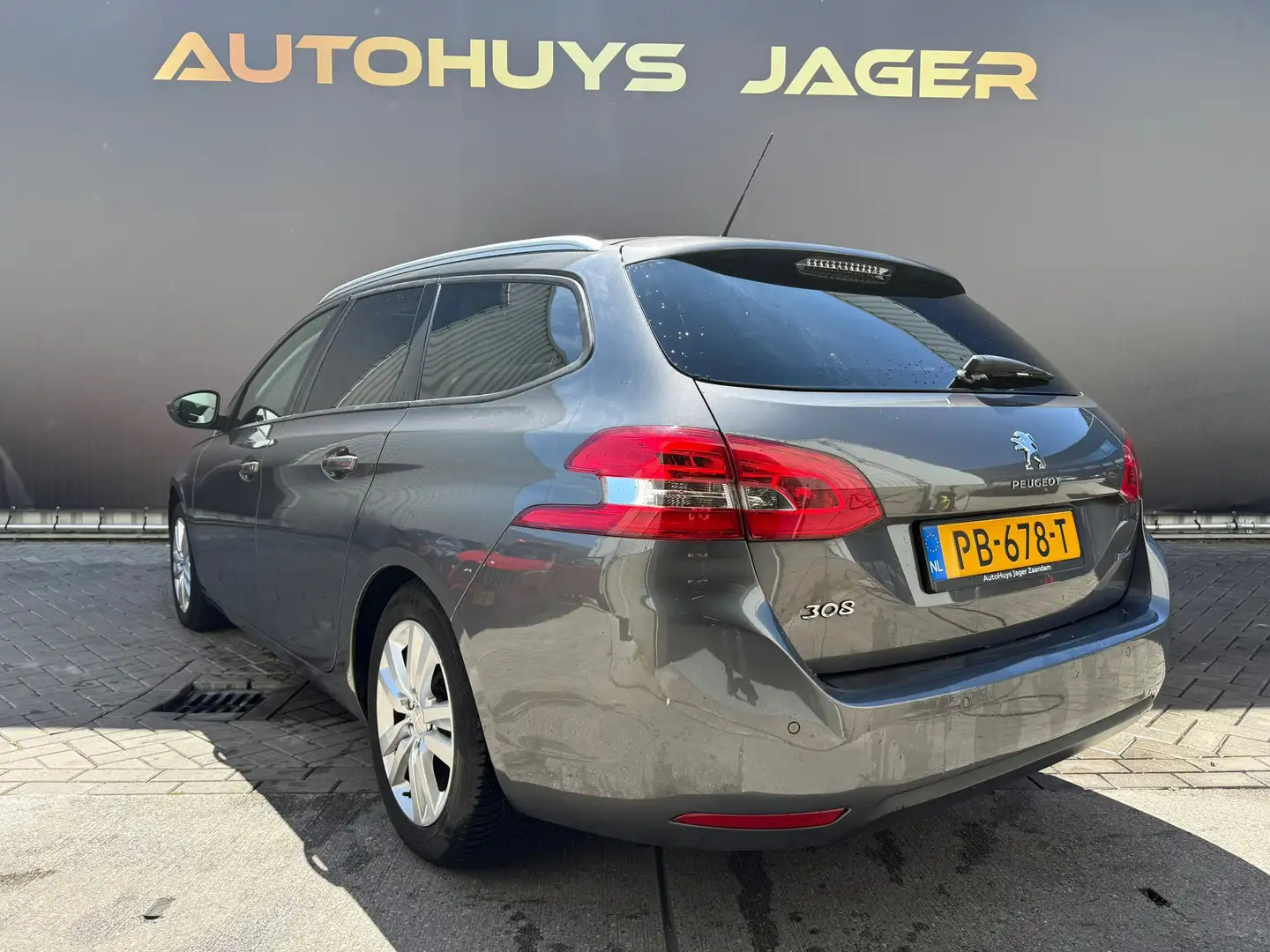 Peugeot 308 SW 1.2 PureTech Blue Lease Executive Grijs - 2