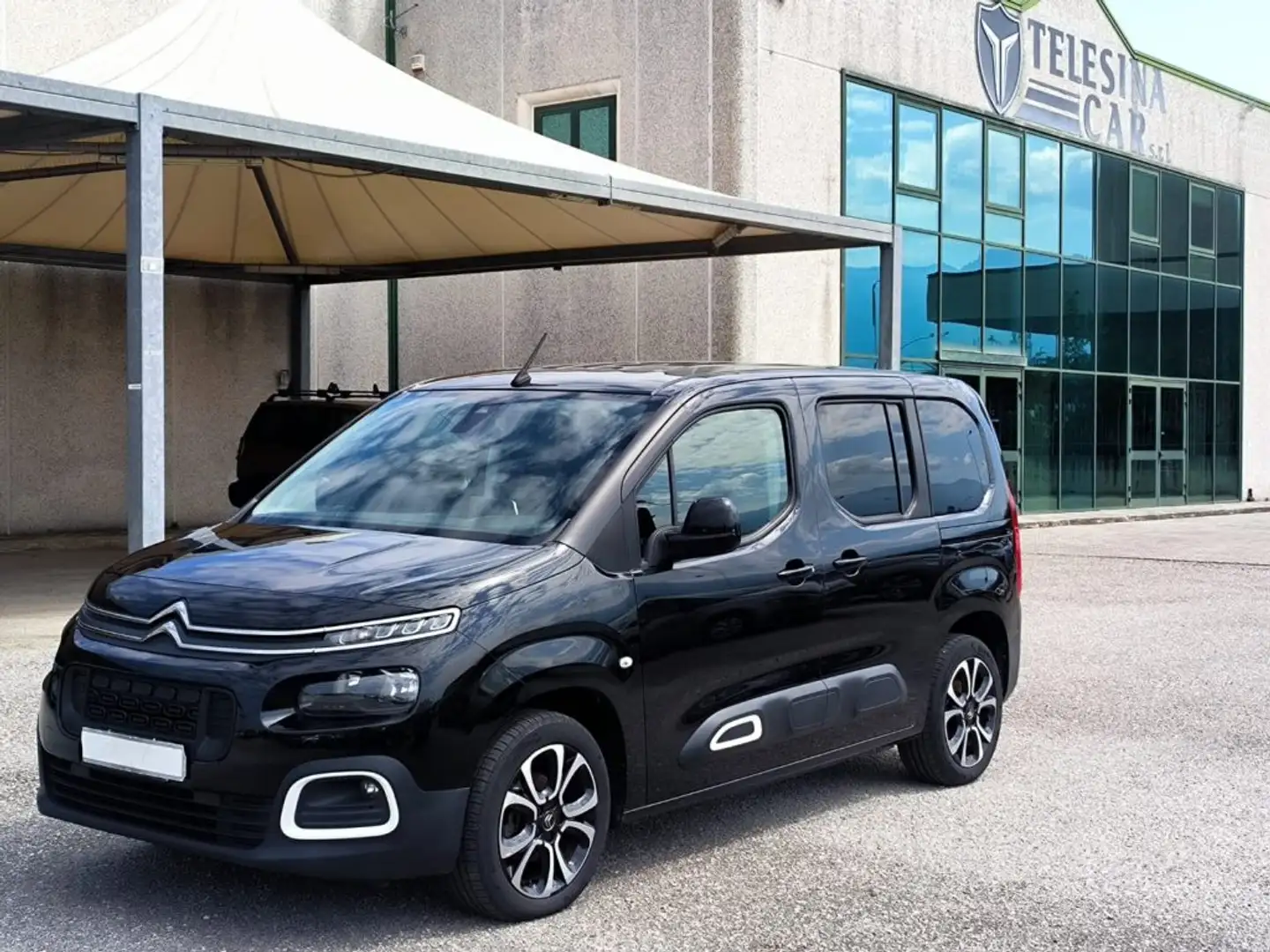 Citroen Berlingo 1.5 BlueHDi 100cv S&S Shine AUTOVETTURA 5 POSTI Zwart - 2