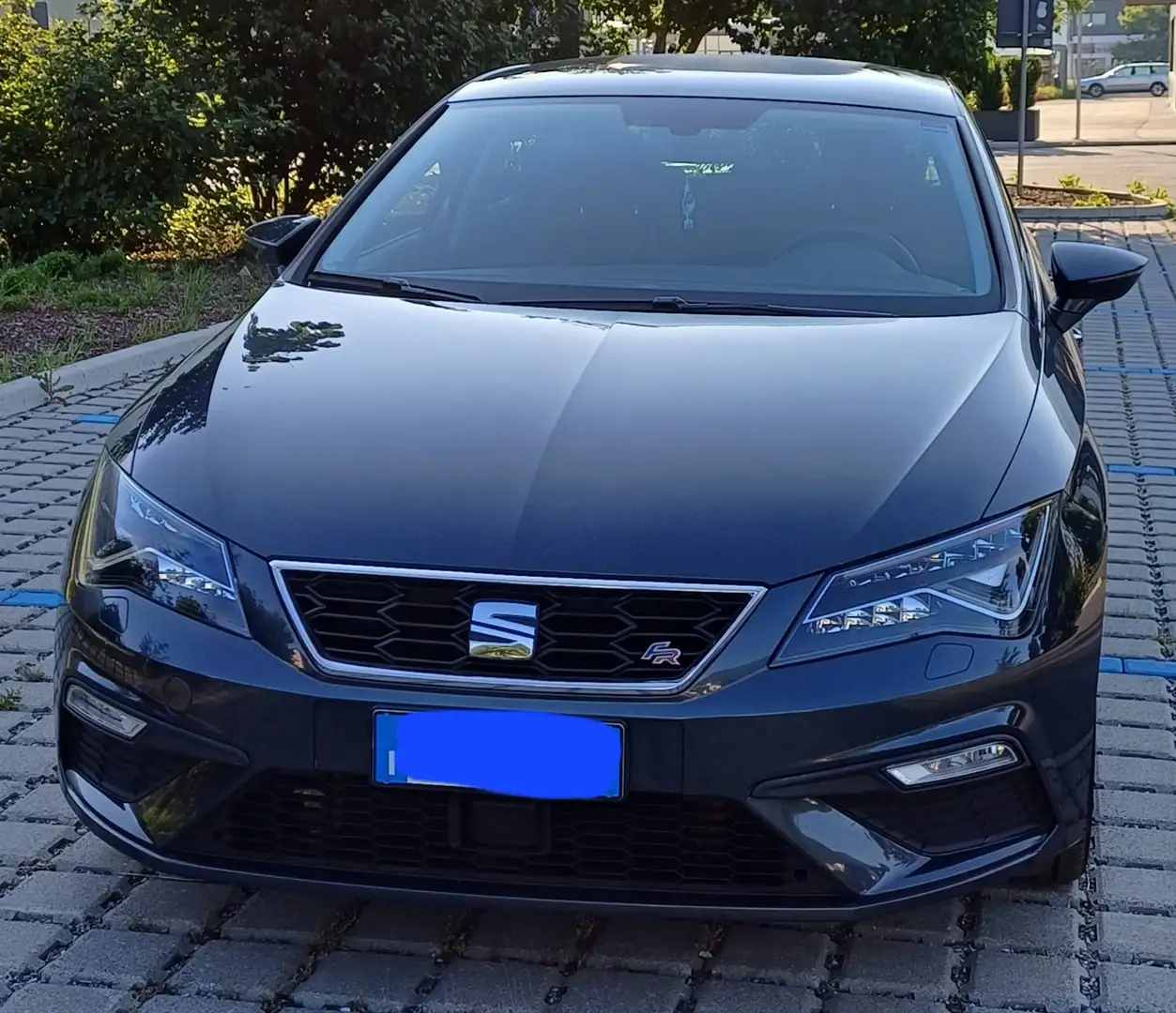 SEAT Leon Leon 2.0 TDI DPF DSG FR Grau - 1