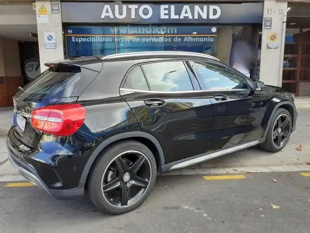 Mercedes-Benz GLA 200 200d AMG