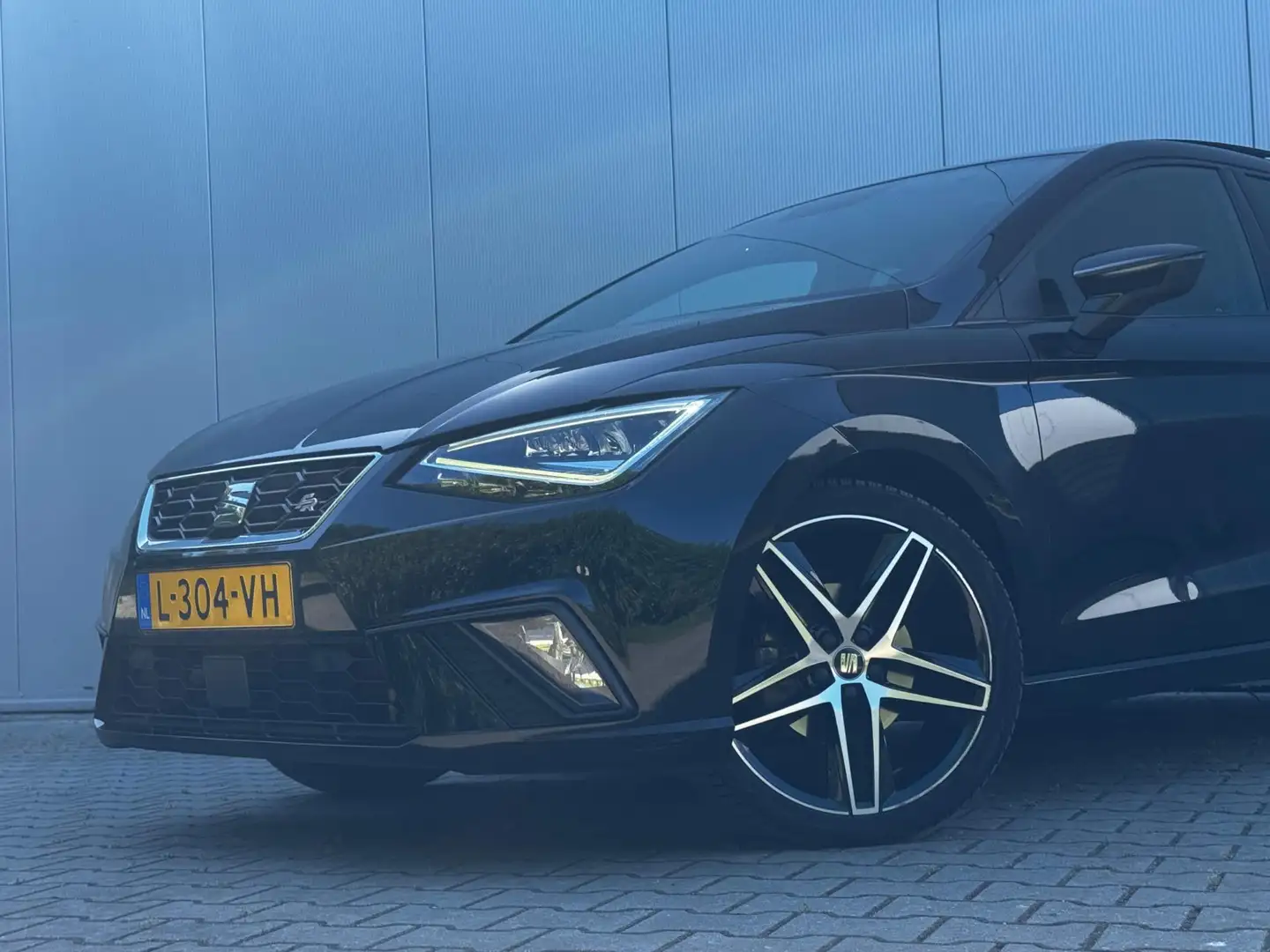 SEAT Ibiza 1.0 TSI FR BUSINESS INTENS PANORAMA VIRTUAL CARPLA Zwart - 2