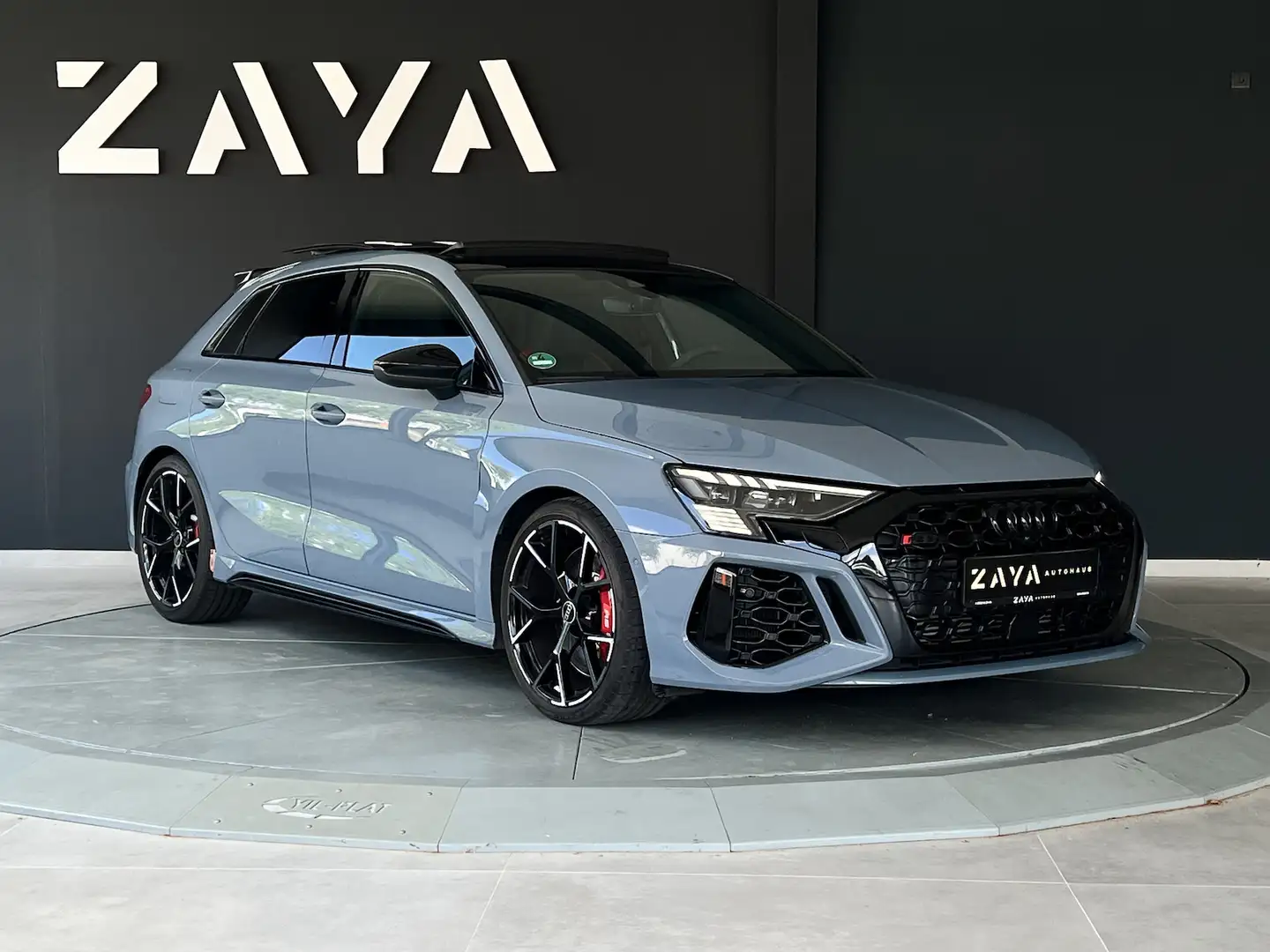 Audi RS3 Sportback 2.5 TFSI Quattro*MATRIX*PANO*B&O Grey - 1