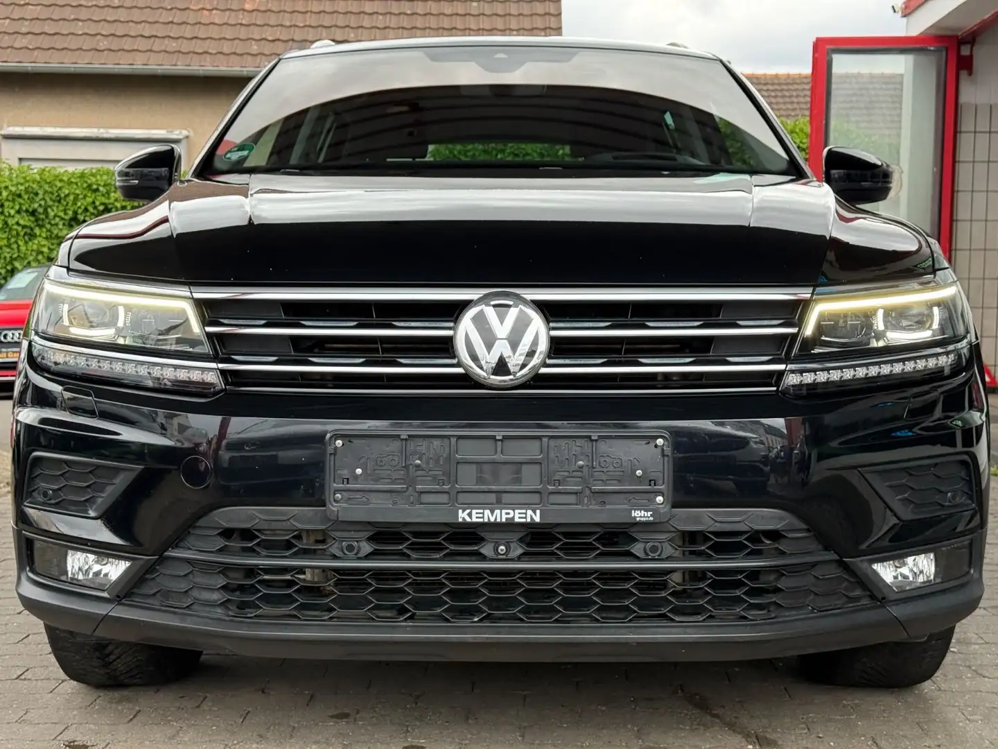 Volkswagen Tiguan 4Motion/PANO/HEADUP/DIGITALES TACHO/AHK Black - 2