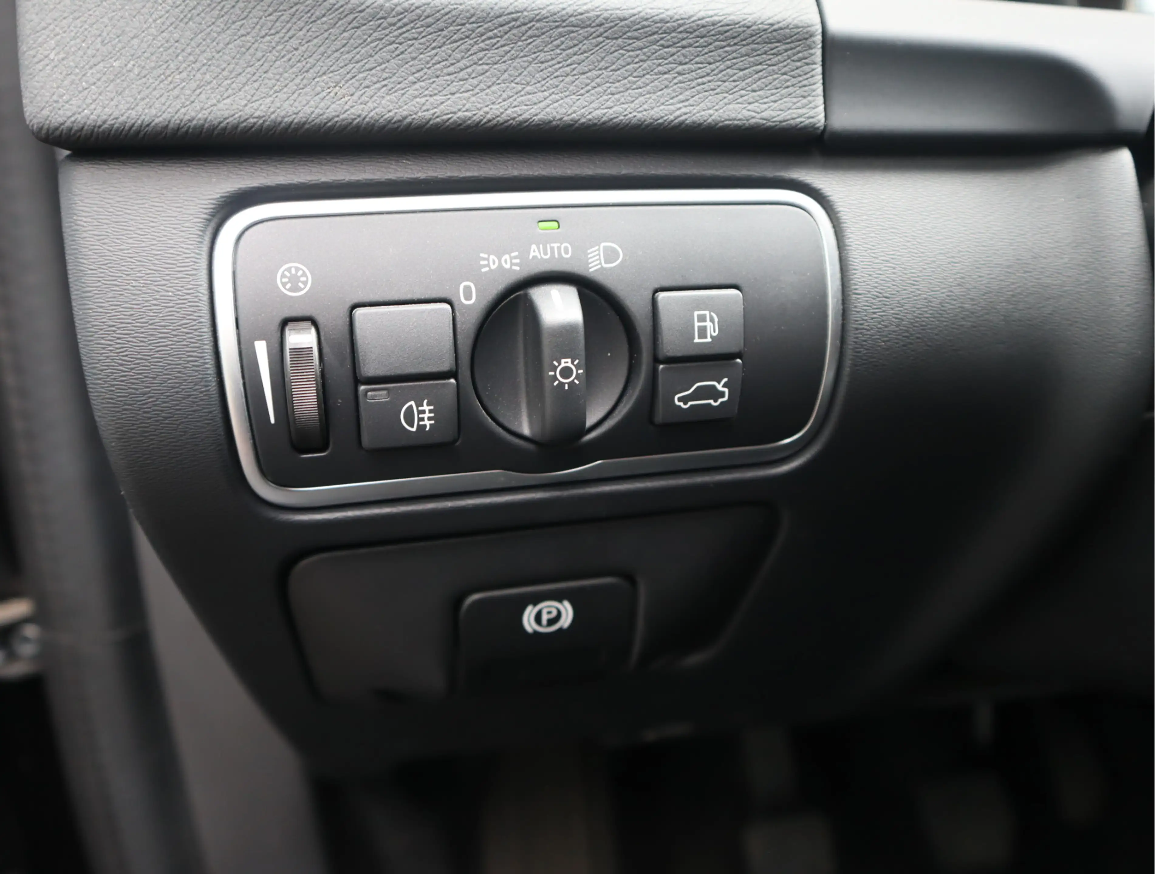 Volvo S60 2.0 T3 Nordic+ Navi / Afn Trekh / Elekramen / Crui — photo 45