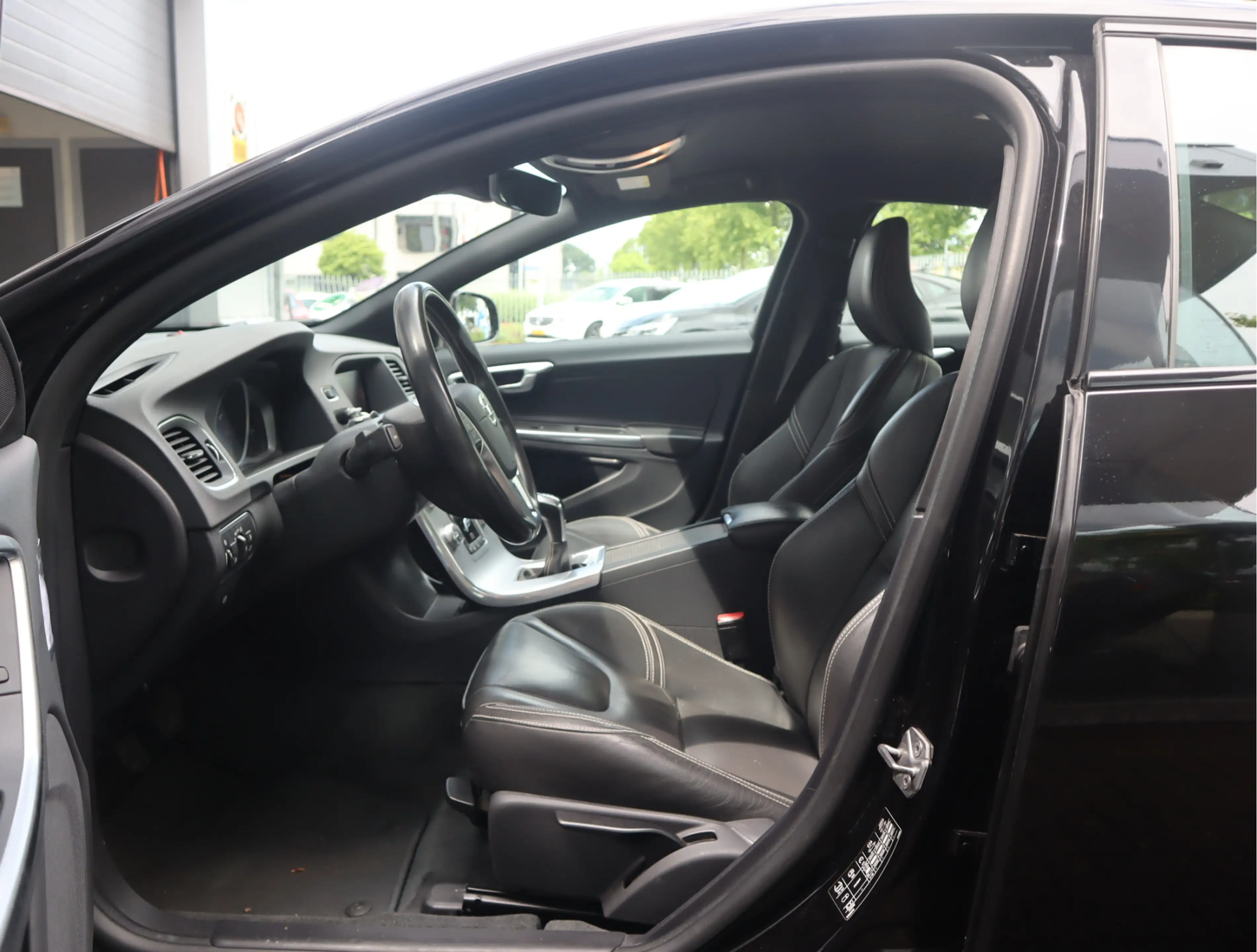 Volvo S60 2.0 T3 Nordic+ Navi / Afn Trekh / Elekramen / Crui — photo 34
