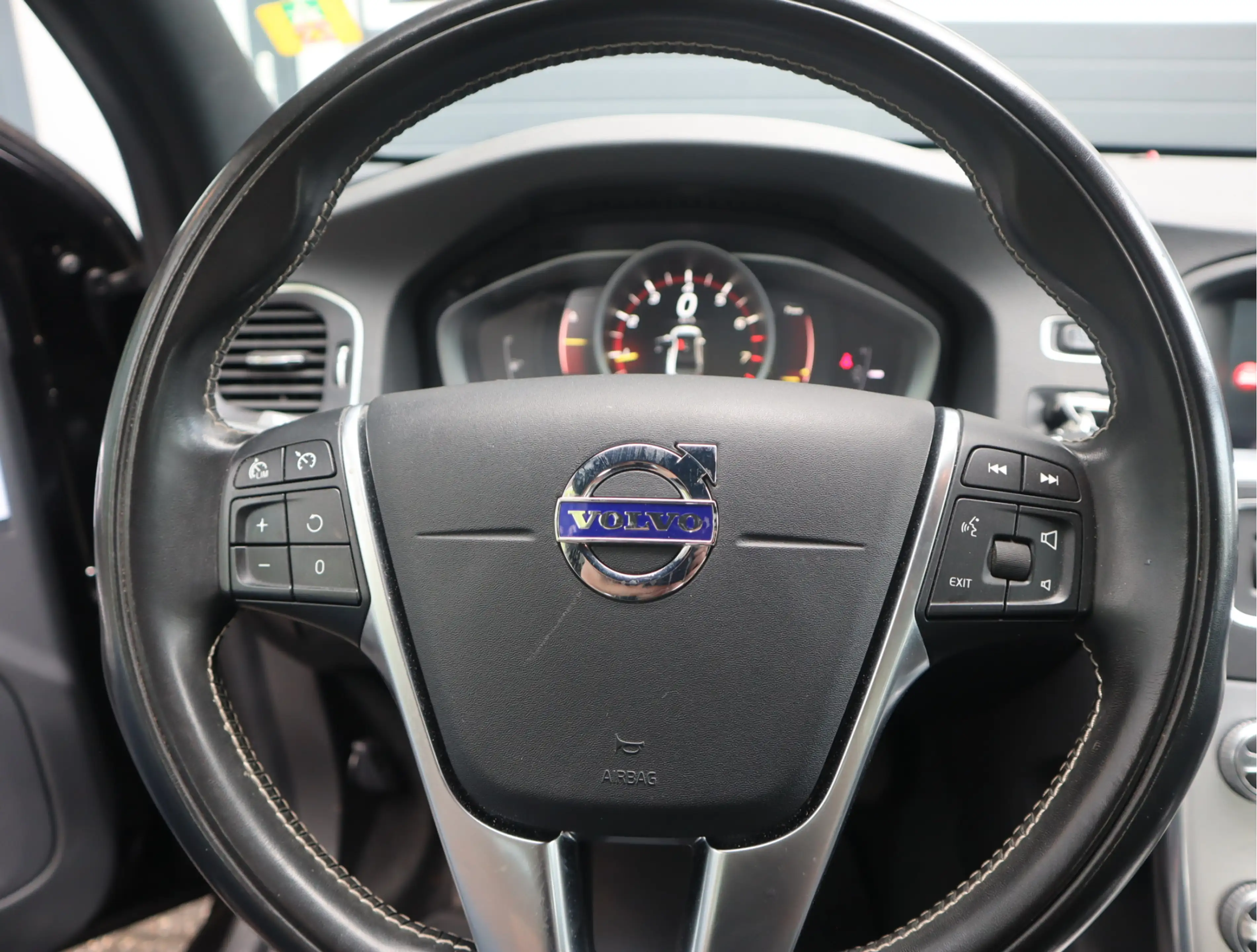 Volvo S60 2.0 T3 Nordic+ Navi / Afn Trekh / Elekramen / Crui — photo 10