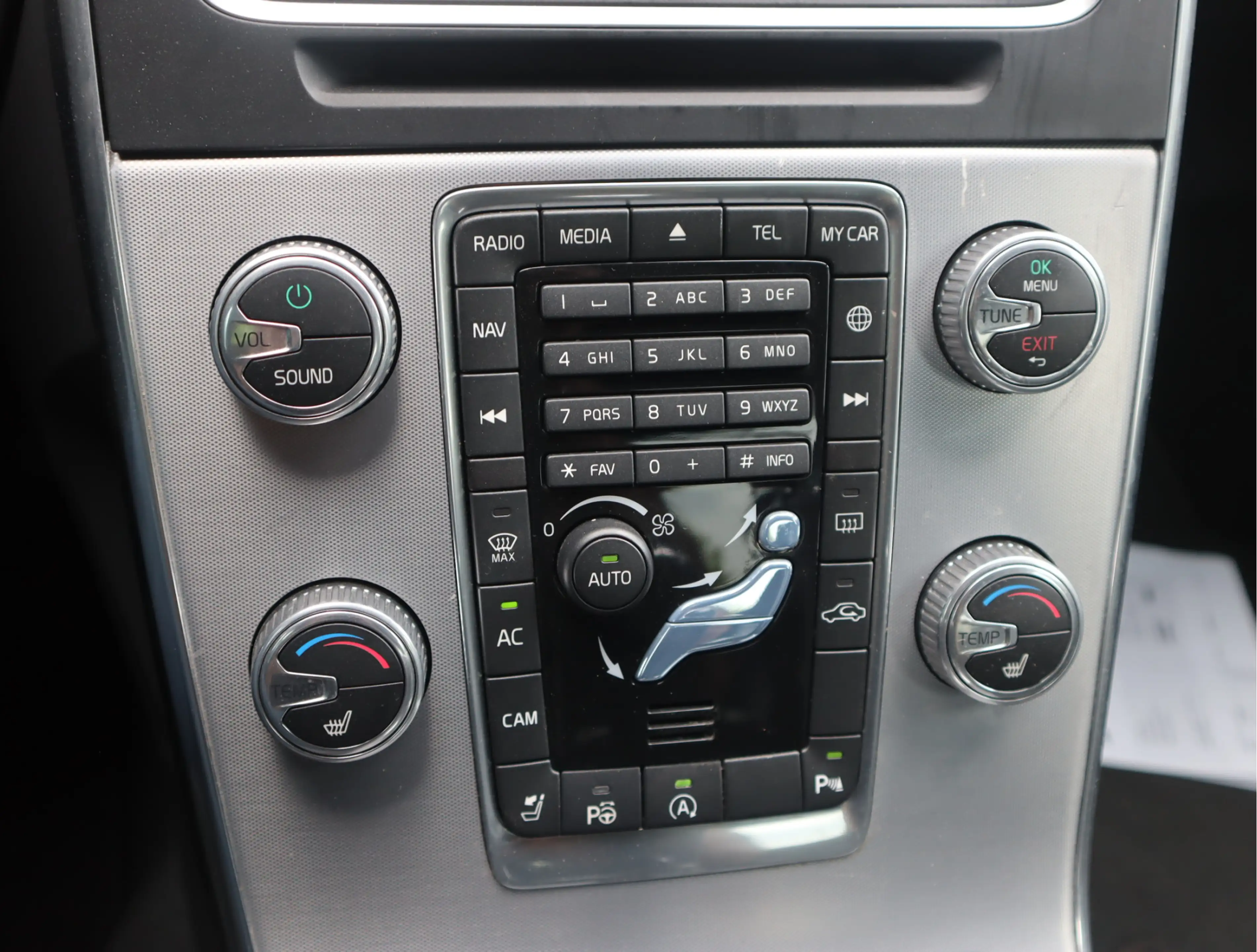 Volvo S60 2.0 T3 Nordic+ Navi / Afn Trekh / Elekramen / Crui — photo 16