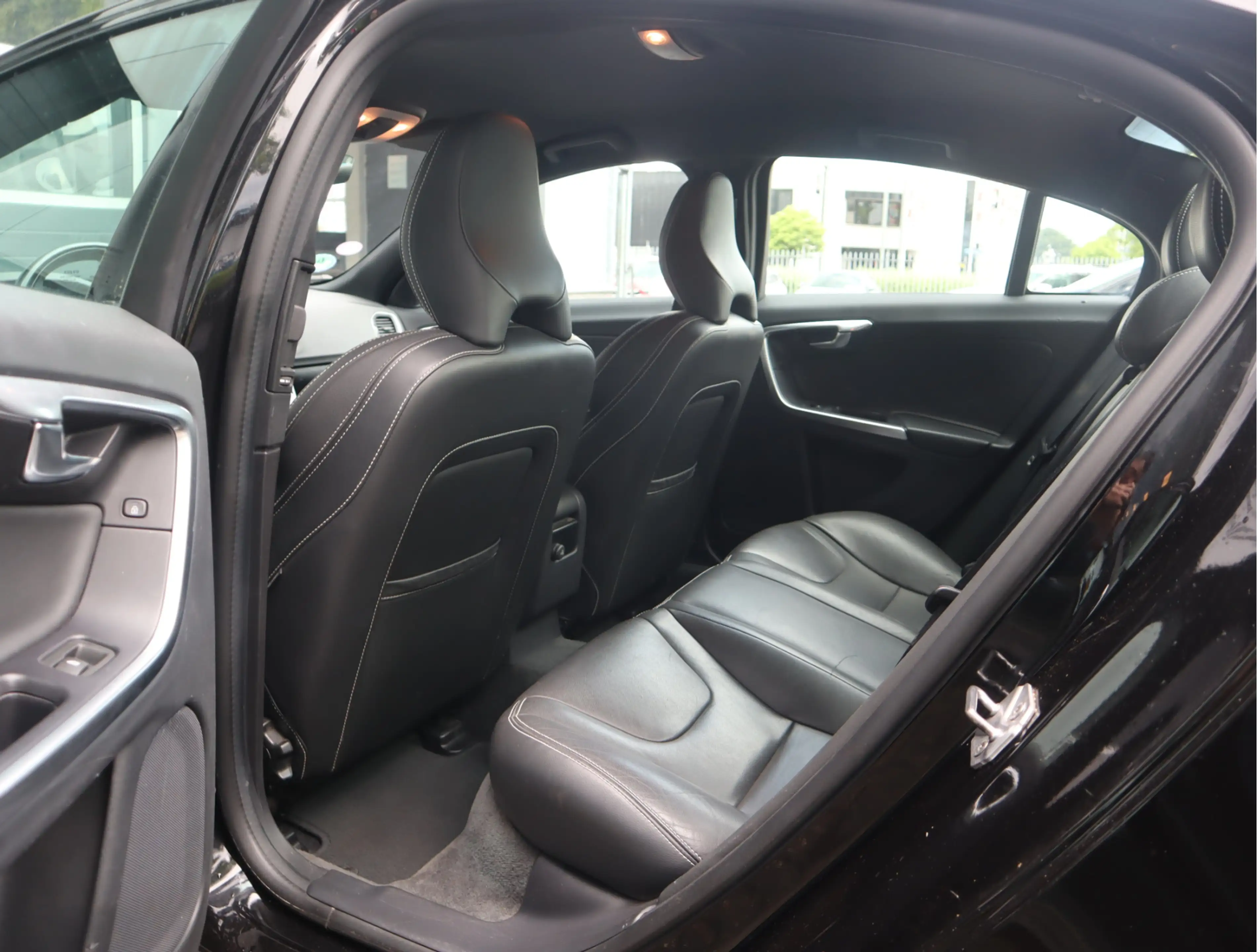 Volvo S60 2.0 T3 Nordic+ Navi / Afn Trekh / Elekramen / Crui — photo 4