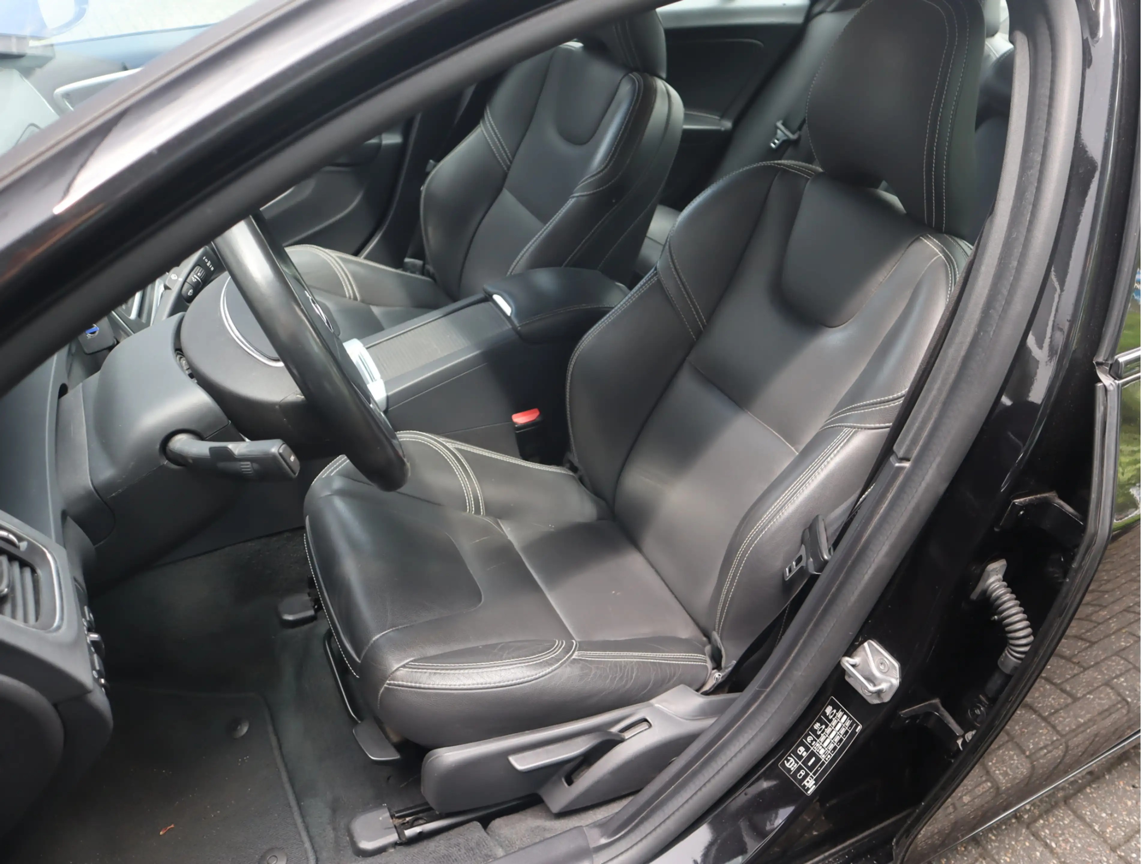 Volvo S60 2.0 T3 Nordic+ Navi / Afn Trekh / Elekramen / Crui — photo 31