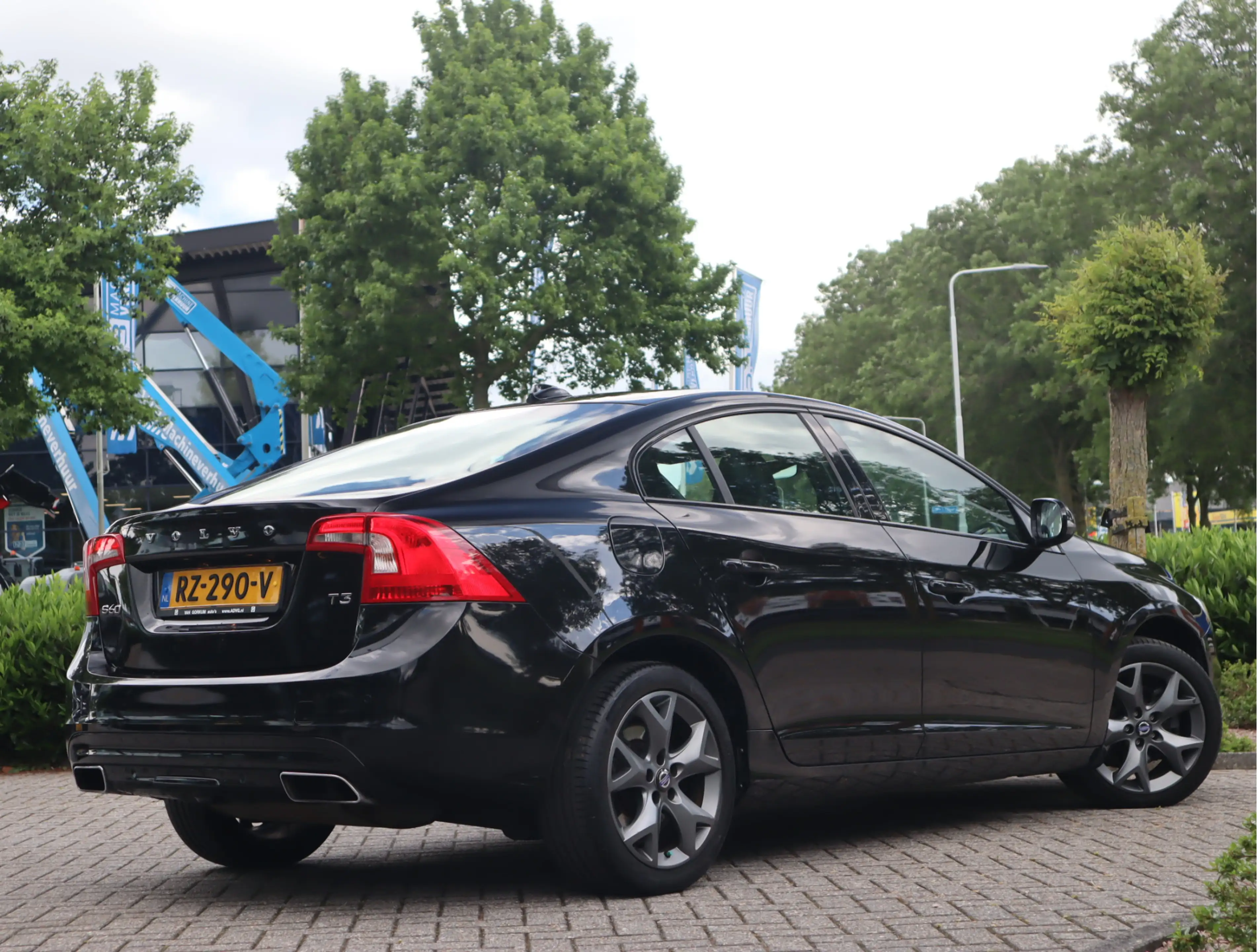 Volvo S60 2.0 T3 Nordic+ Navi / Afn Trekh / Elekramen / Crui — photo 2