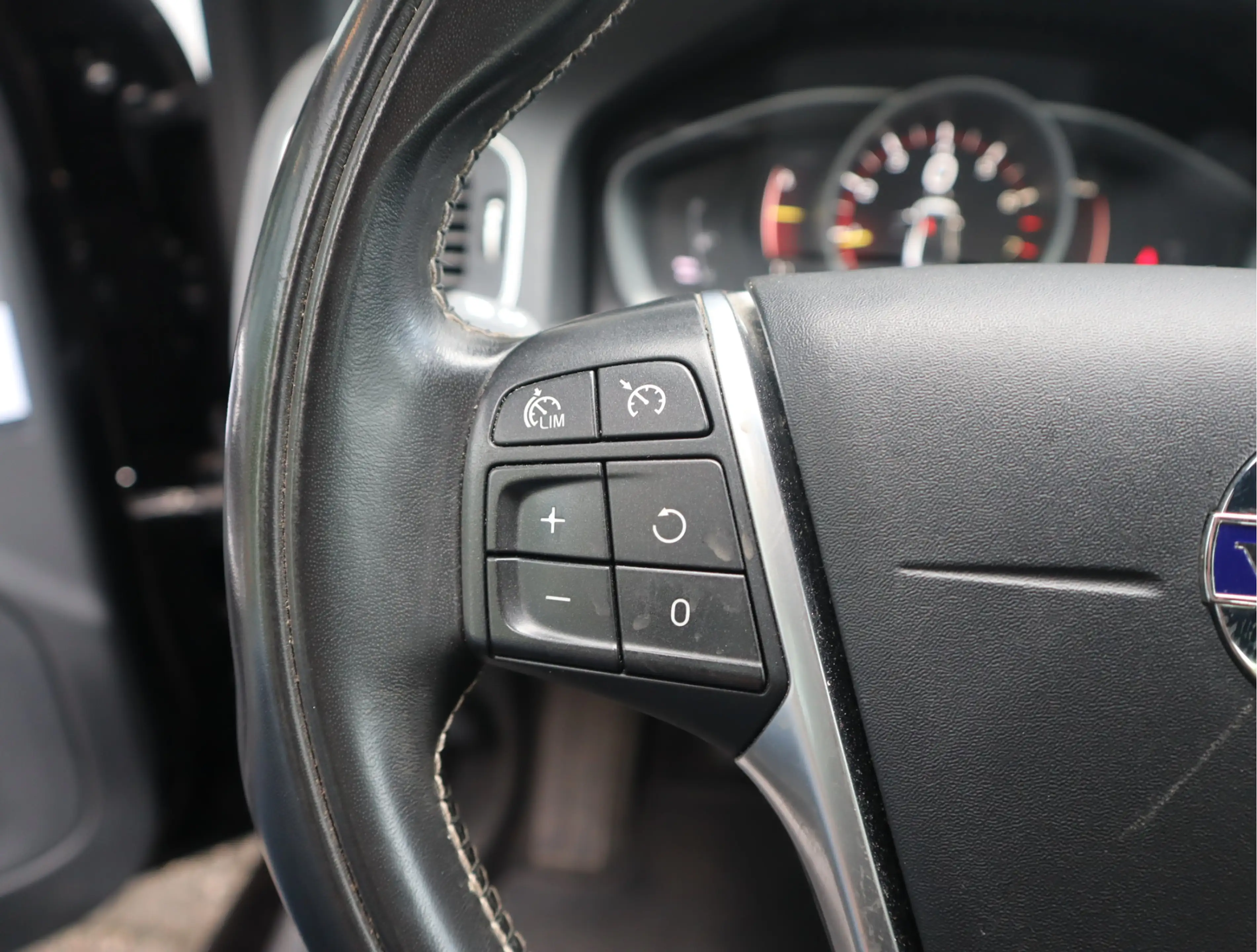 Volvo S60 2.0 T3 Nordic+ Navi / Afn Trekh / Elekramen / Crui — photo 43