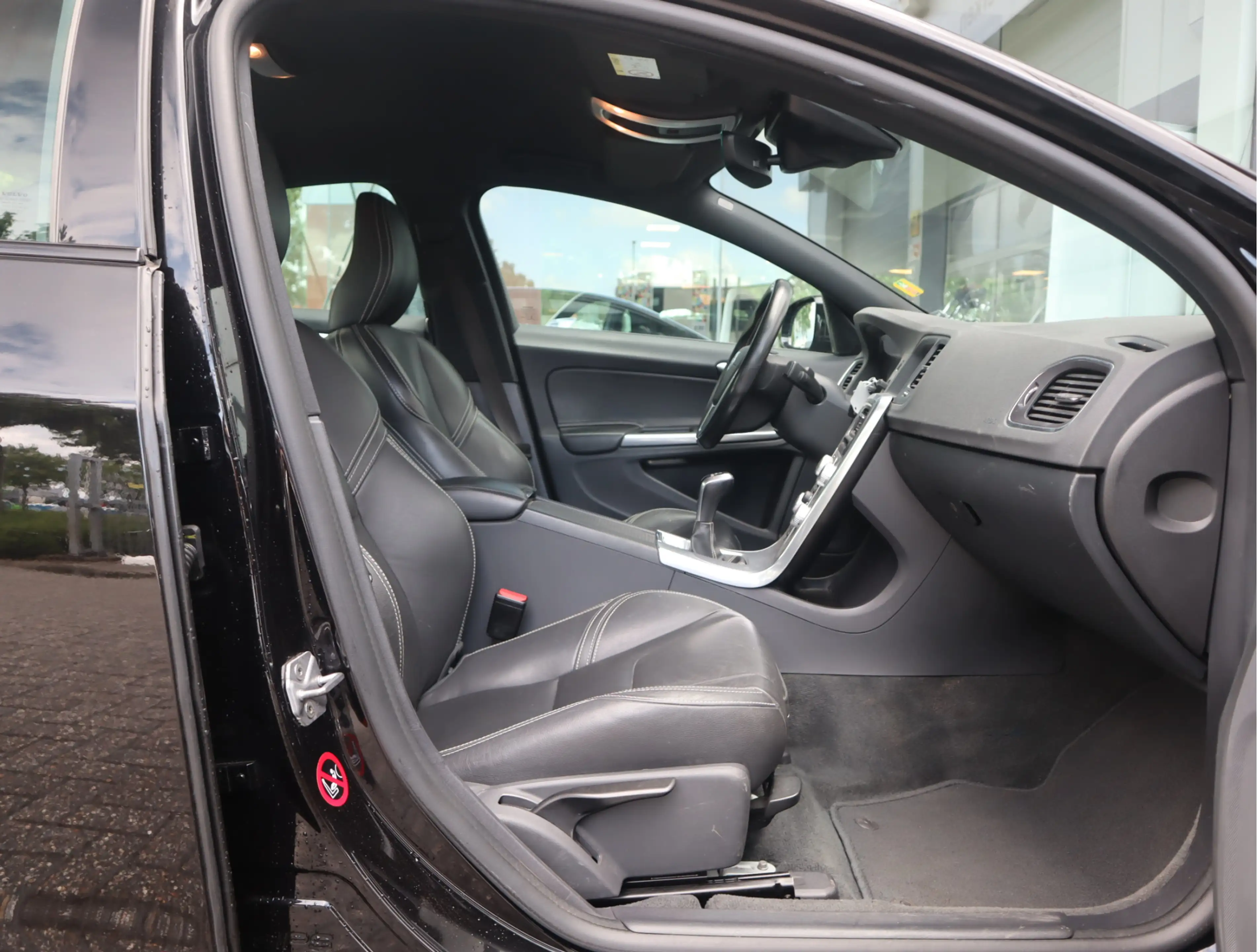 Volvo S60 2.0 T3 Nordic+ Navi / Afn Trekh / Elekramen / Crui — photo 32