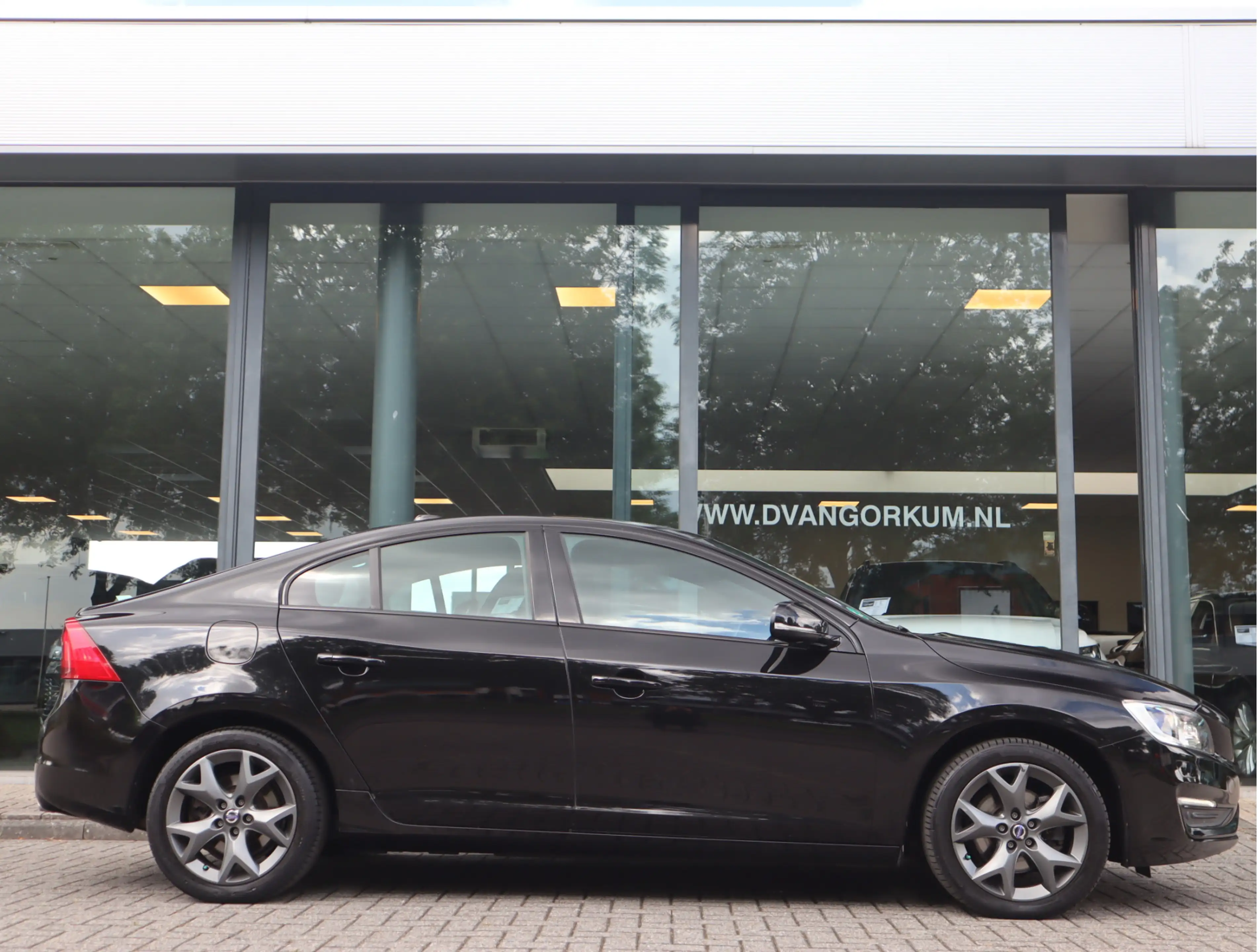 Volvo S60 2.0 T3 Nordic+ Navi / Afn Trekh / Elekramen / Crui — photo 5