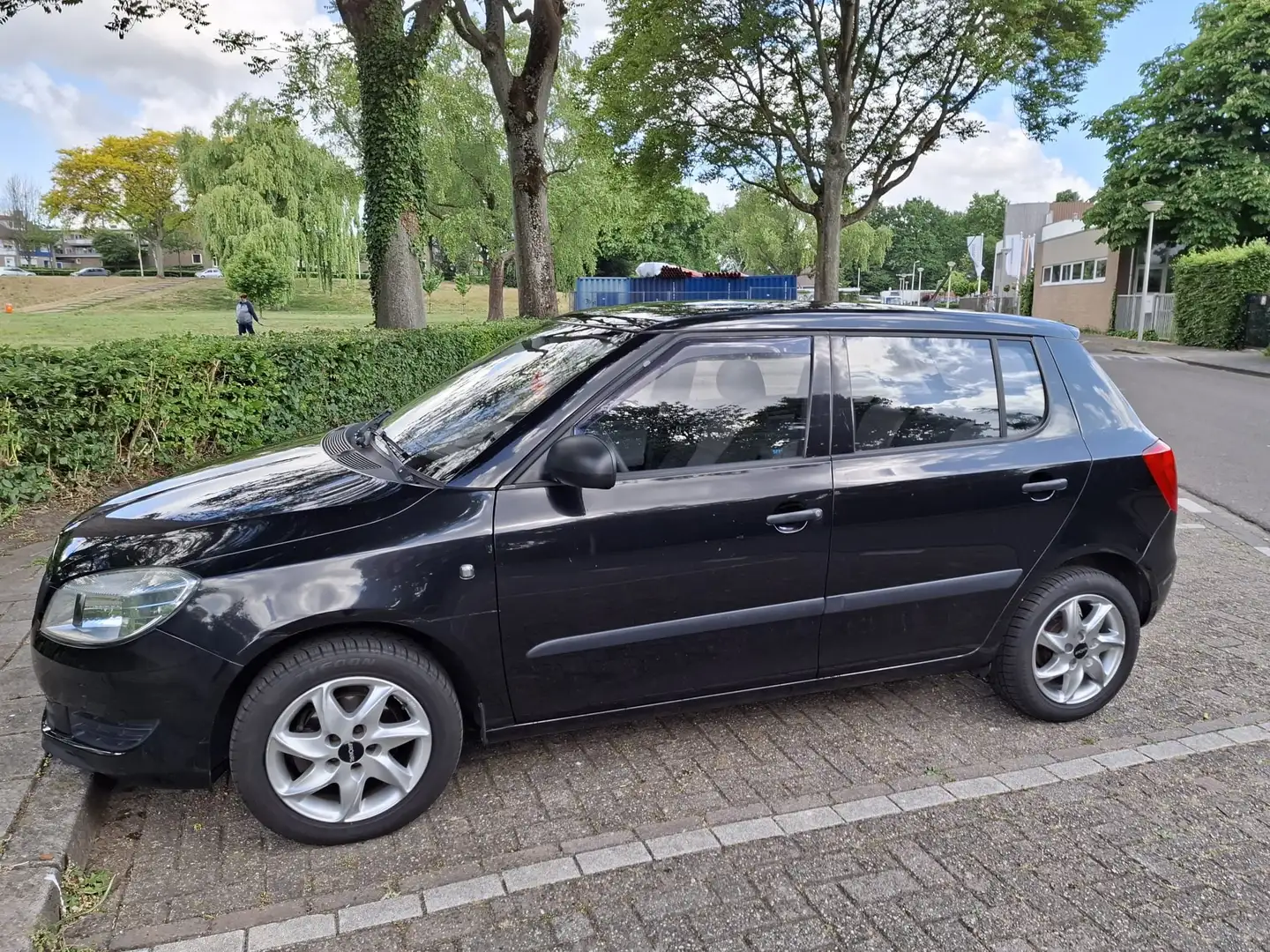 Skoda Fabia Fabia 1.2-12V Go Zwart - 2