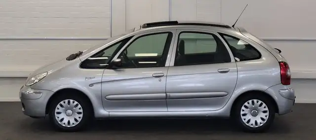 Citroen Xsara Picasso view 4