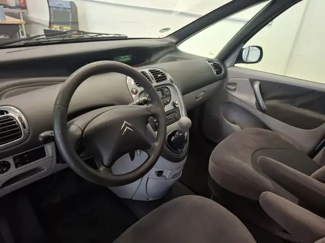 Citroen Xsara Picasso view 8