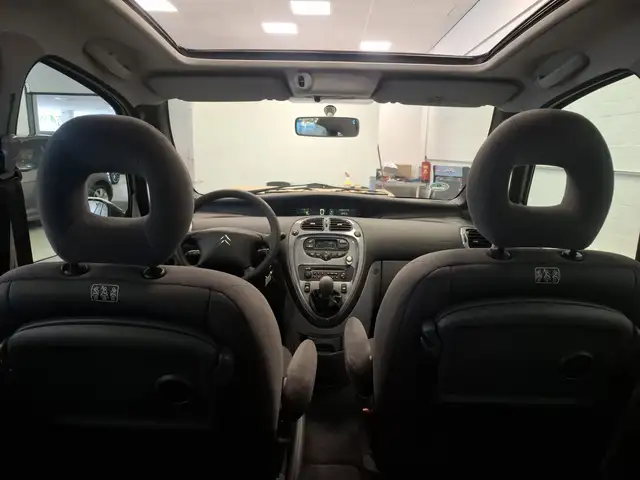 Citroen Xsara Picasso view 22