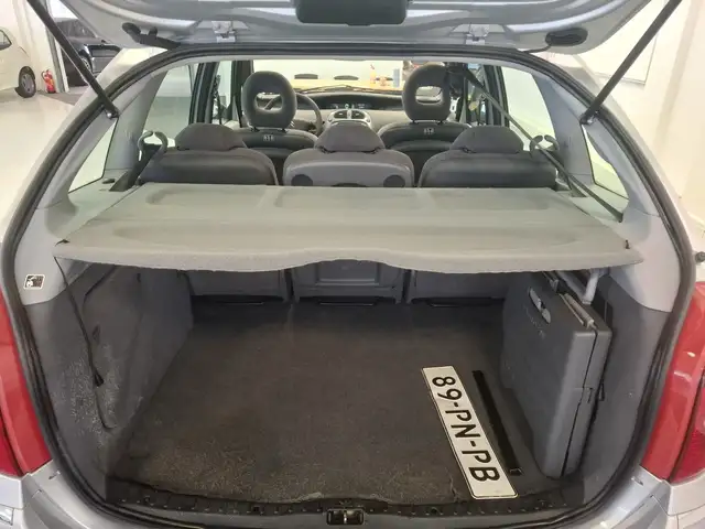 Citroen Xsara Picasso view 21