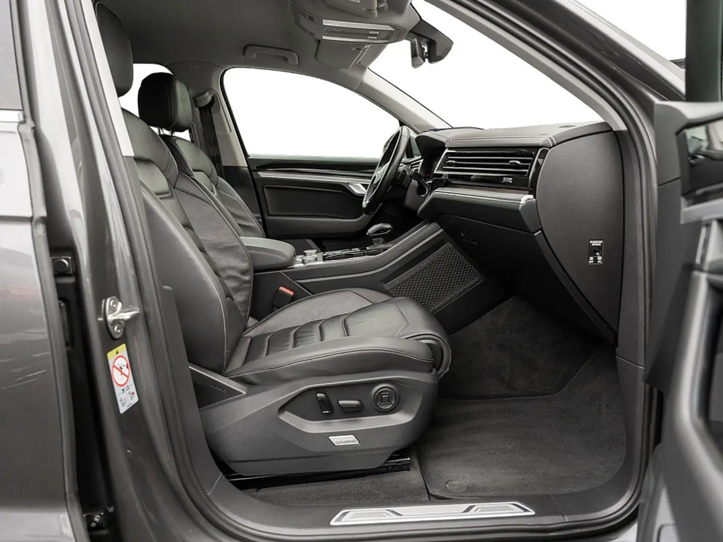 Volkswagen Touareg 3.0 V6 TDI Elegance 4M AHK LUFT R-LIN Grau - 2