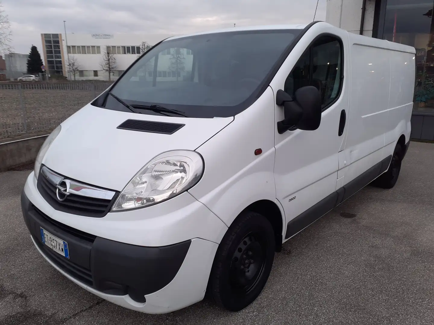 Opel Vivaro Blanc - 1