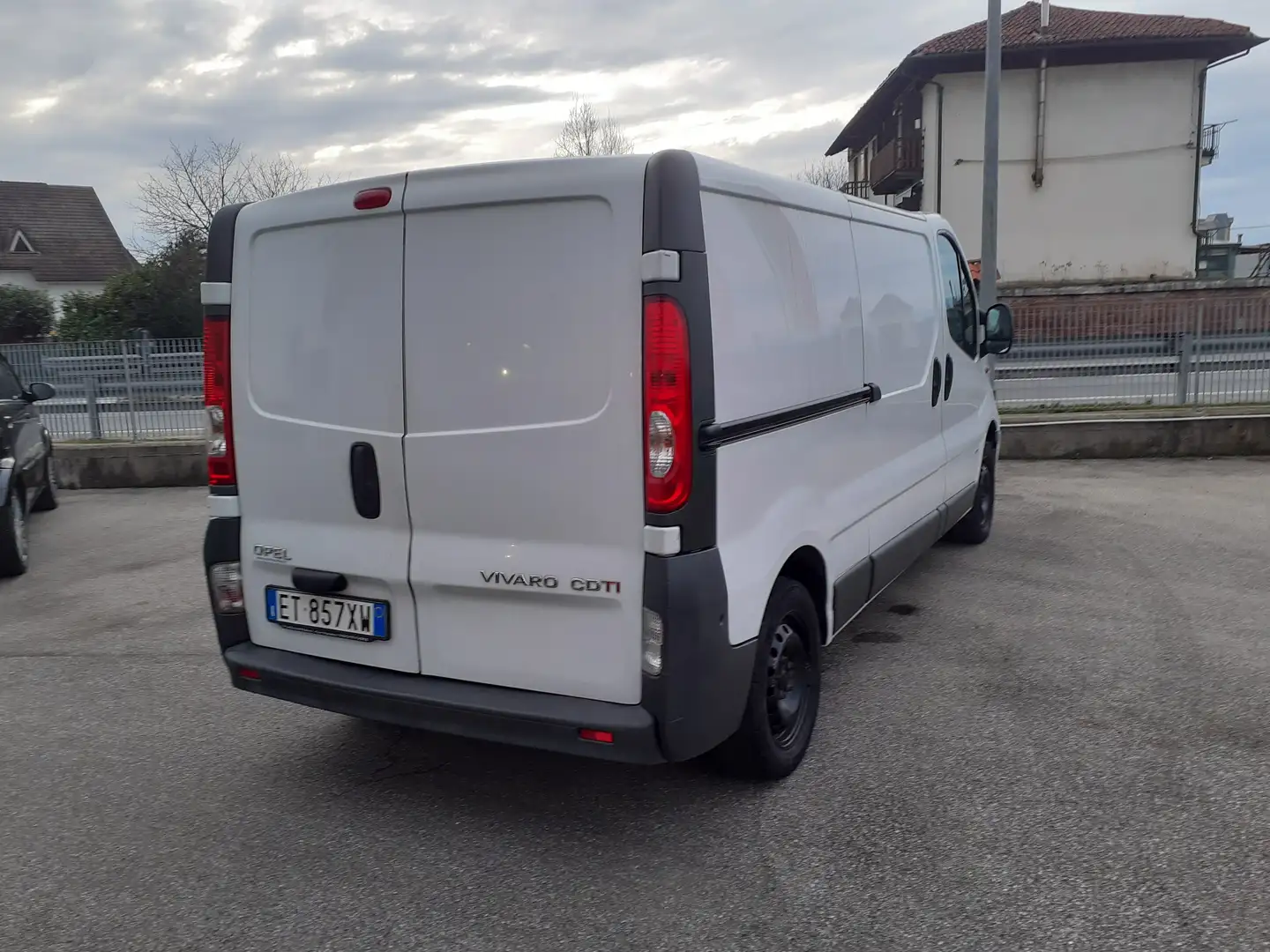 Opel Vivaro Blanc - 2