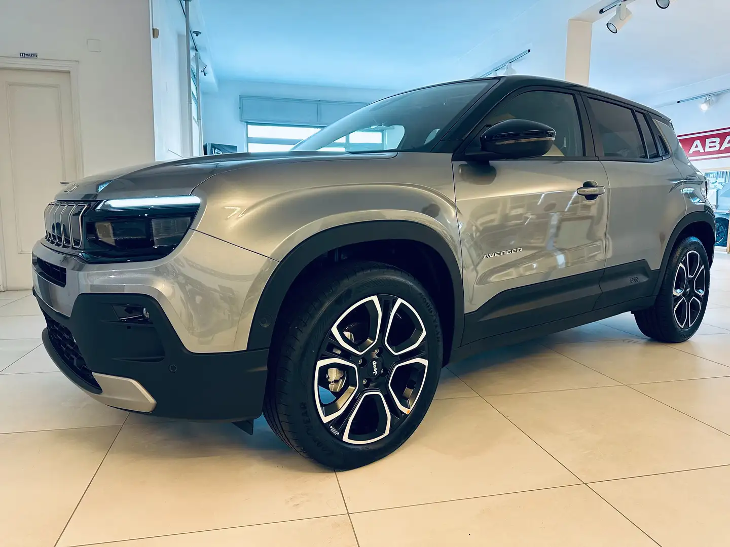 Jeep Avenger Avenger 1.2 turbo Summit 100cv KM0 ITA IVA ESPOSTA Gris - 2