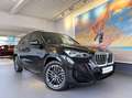 BMW X1 sDr.20i M SPORT PANO+ACC+AHK+HARM+KOMF+SPUR+ Schwarz - thumbnail 2