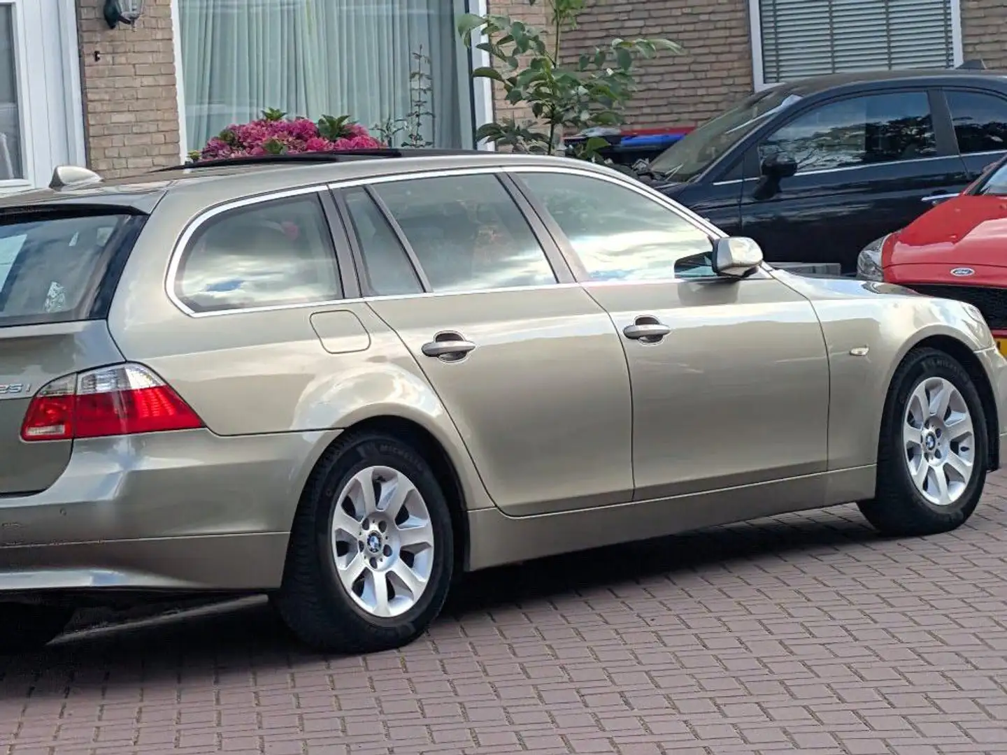 BMW 525 525 High Executive Beige - 1