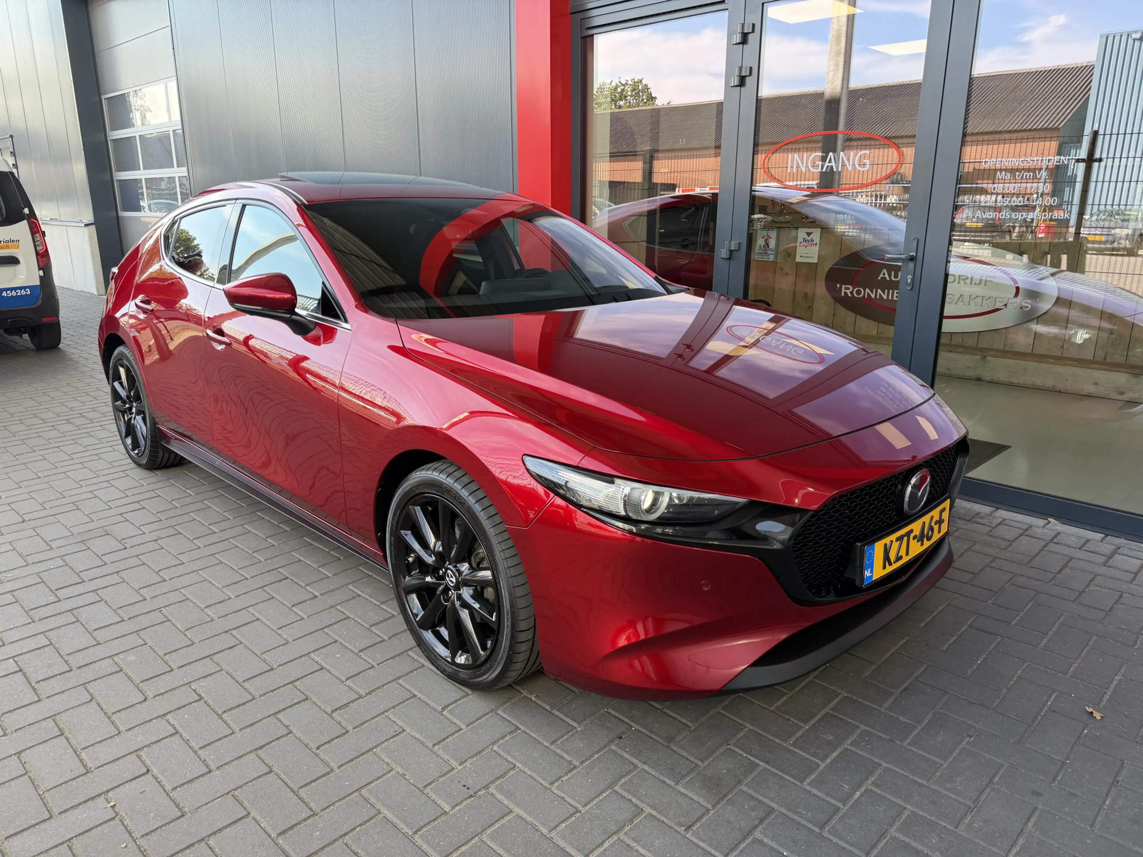 Mazda 3 2.0 e-SkyActiv-X M Hybrid 186 Exclusive-line | Pan — photo 11