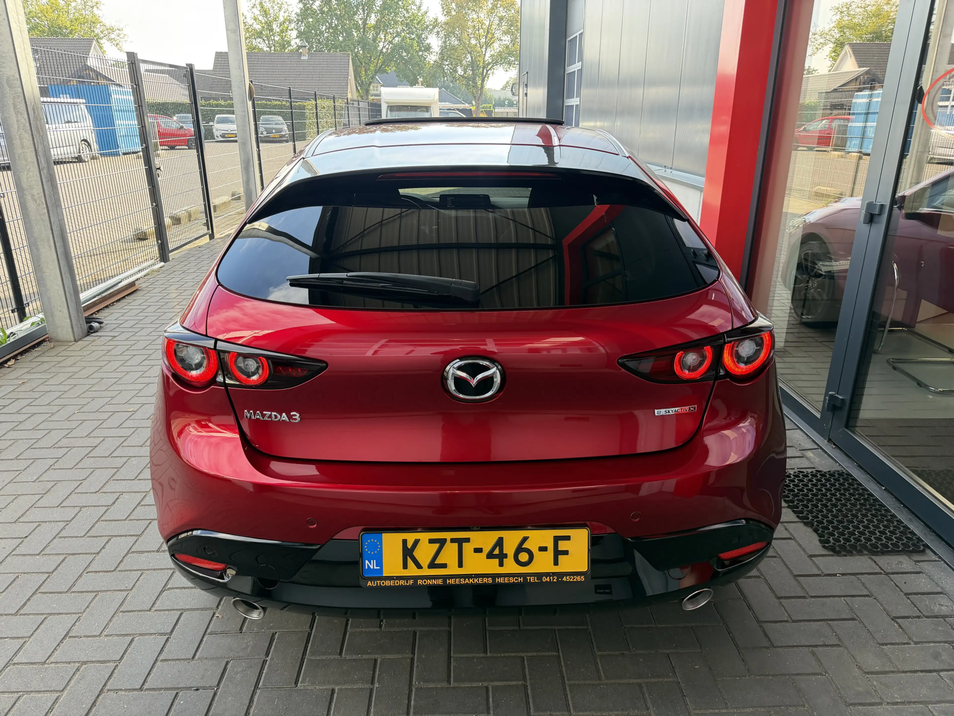 Mazda 3 2.0 e-SkyActiv-X M Hybrid 186 Exclusive-line | Pan — photo 6
