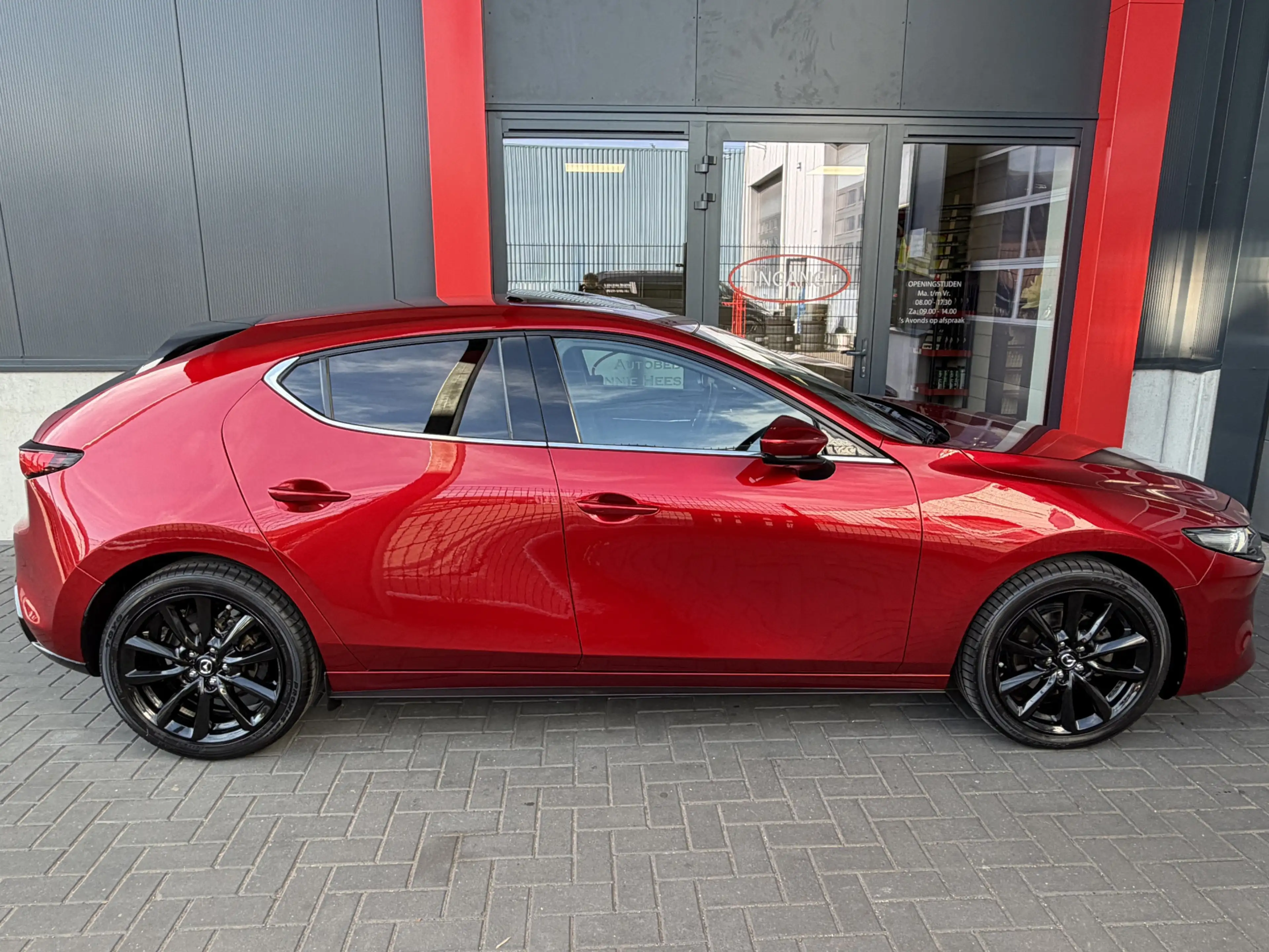Mazda 3 2.0 e-SkyActiv-X M Hybrid 186 Exclusive-line | Pan — photo 10