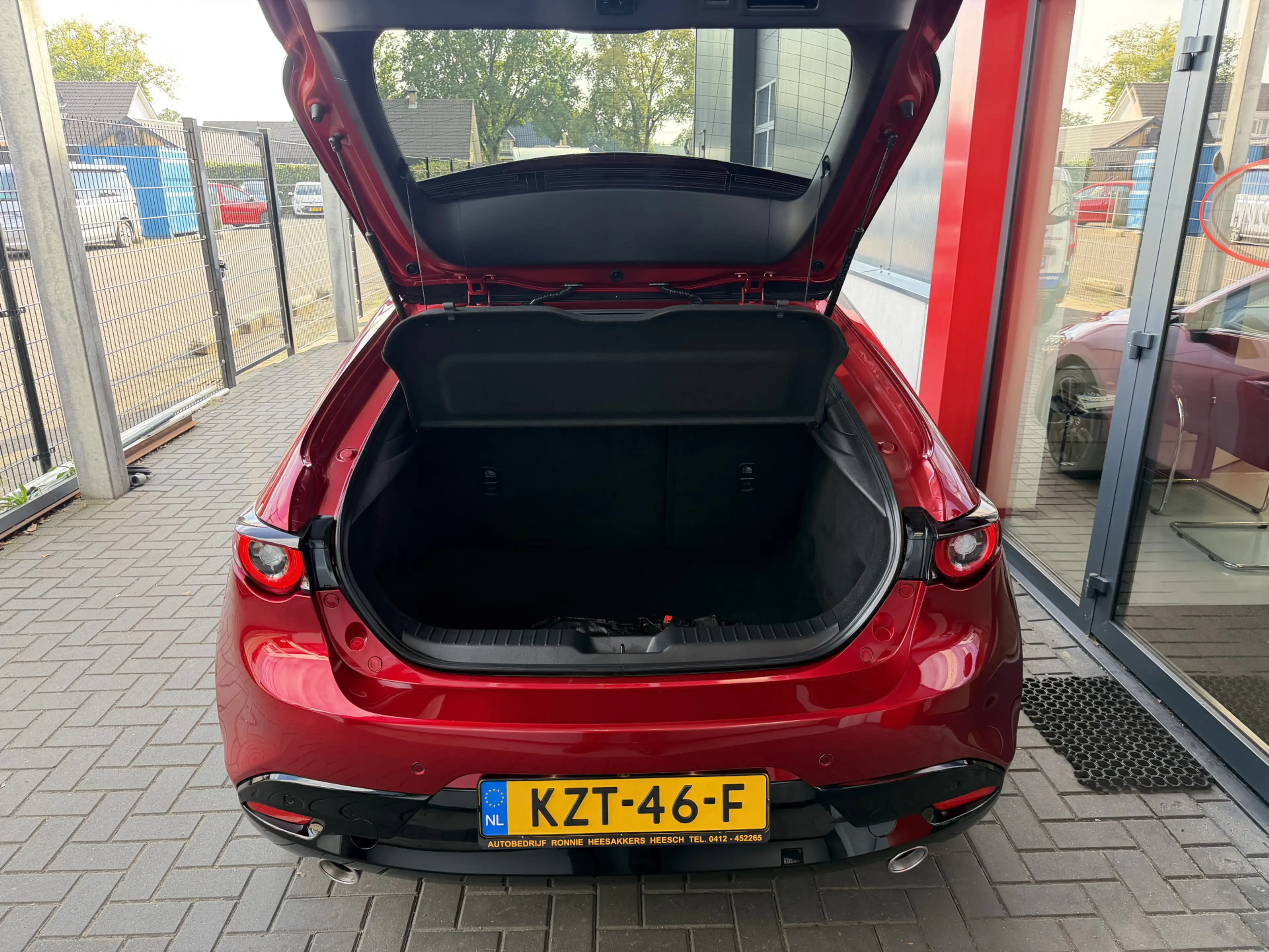 Mazda 3 2.0 e-SkyActiv-X M Hybrid 186 Exclusive-line | Pan — photo 7