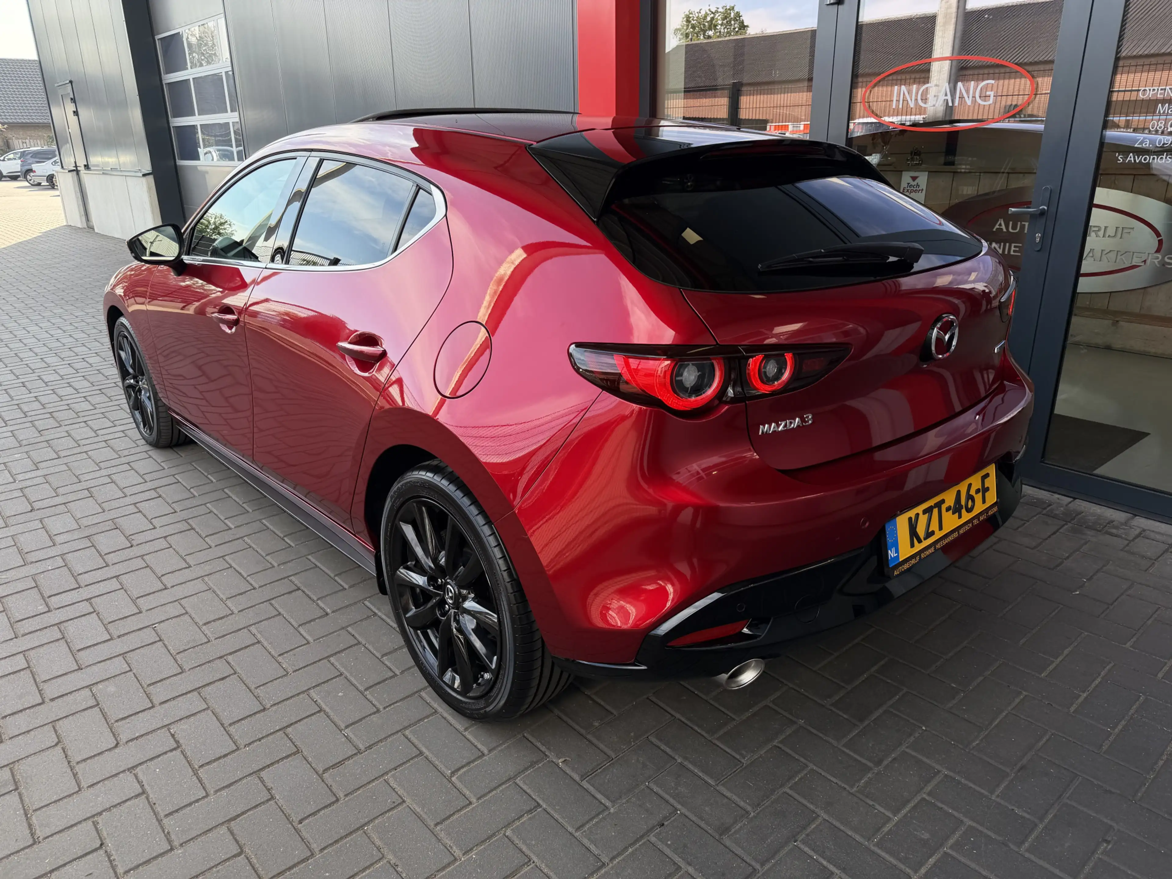 Mazda 3 2.0 e-SkyActiv-X M Hybrid 186 Exclusive-line | Pan — photo 5