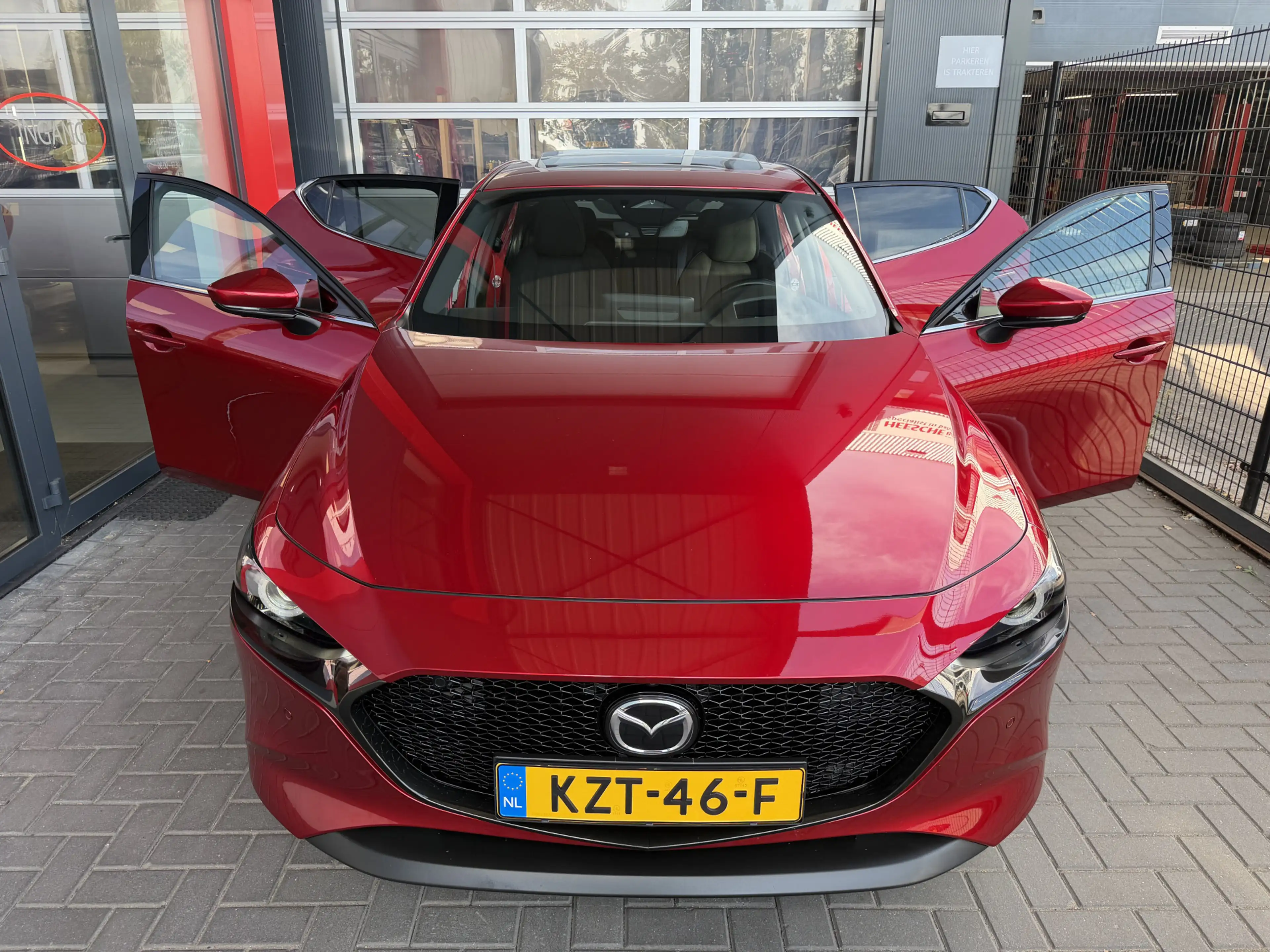 Mazda 3 2.0 e-SkyActiv-X M Hybrid 186 Exclusive-line | Pan — photo 12
