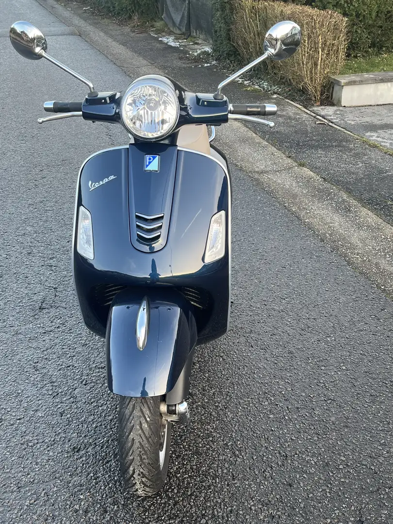 Piaggio GTS 300 - 1