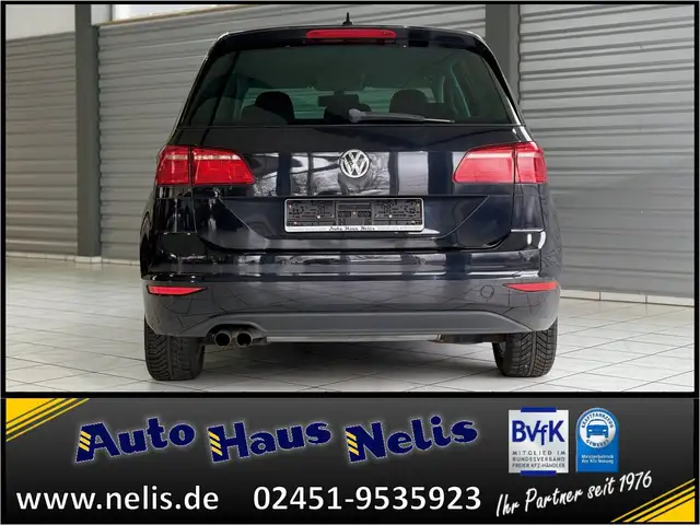 Volkswagen Golf Sportsvan view 4