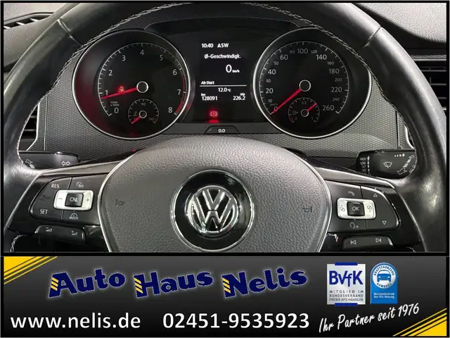 Volkswagen Golf Sportsvan view 12