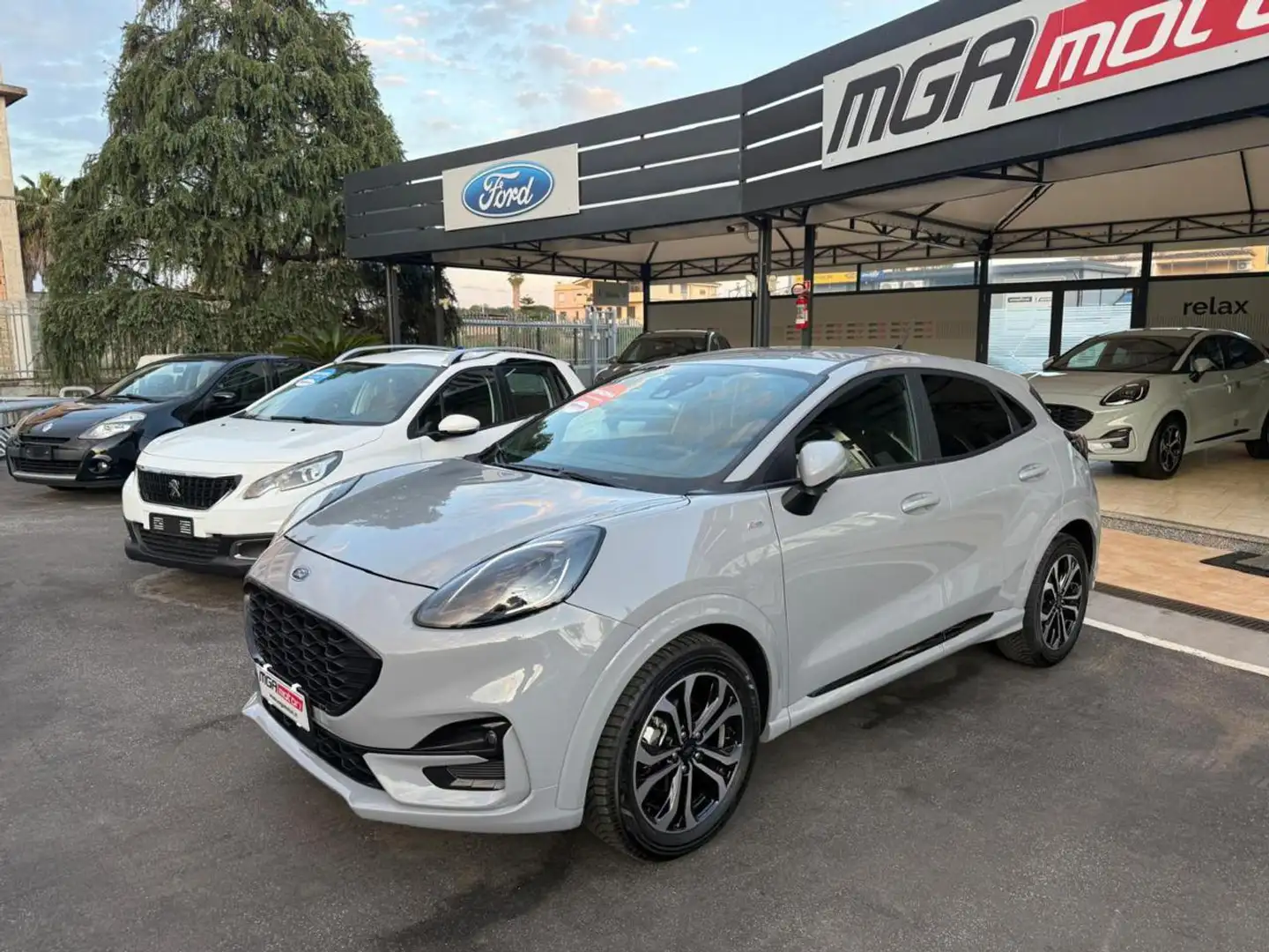 Ford Puma 1.0 EcoBoost Hybrid 125 CV S&S aut. ST-Line Grigio - 1