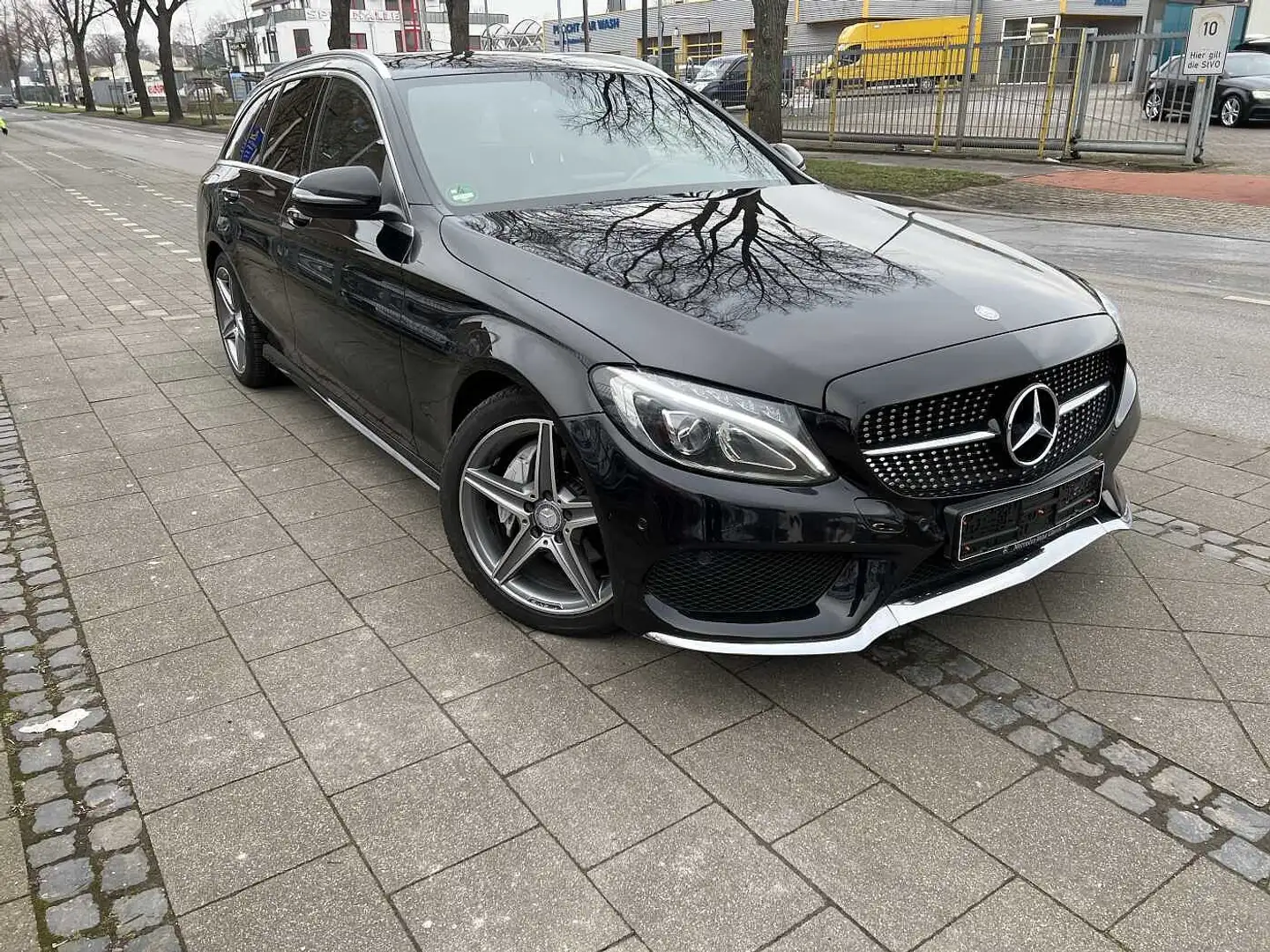 Mercedes-Benz C 200 (BlueTEC) d T AMG Line Schwarz - 2