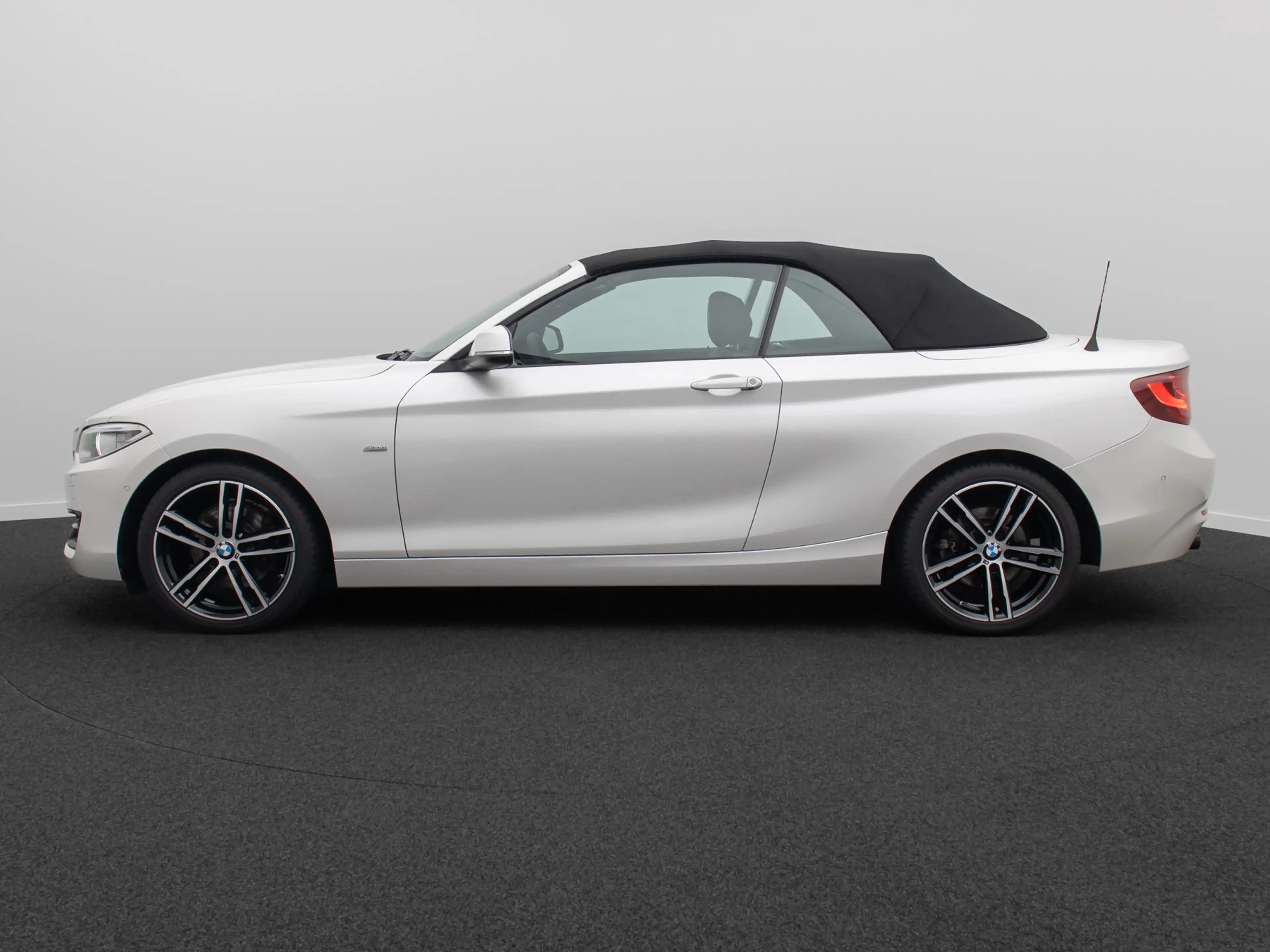 BMW 220 Cabrio Sport Line HiFi PDC Alarm Leder 18 — photo 11
