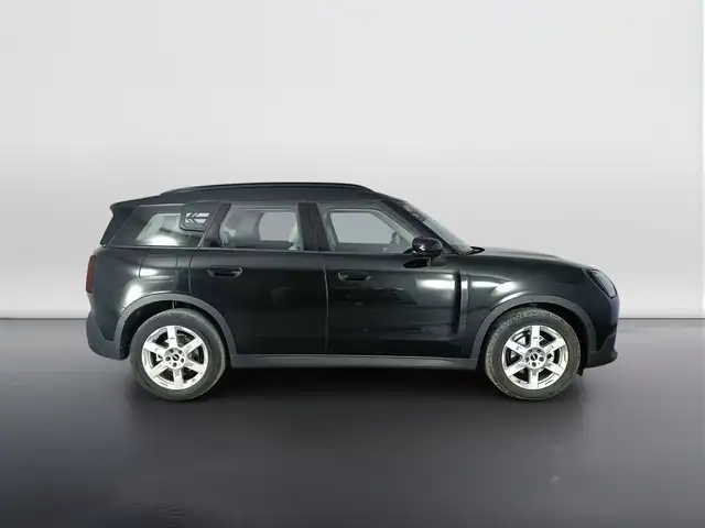 Mini Countryman view 3