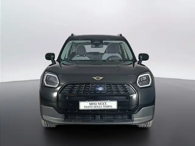 Mini Countryman view 2
